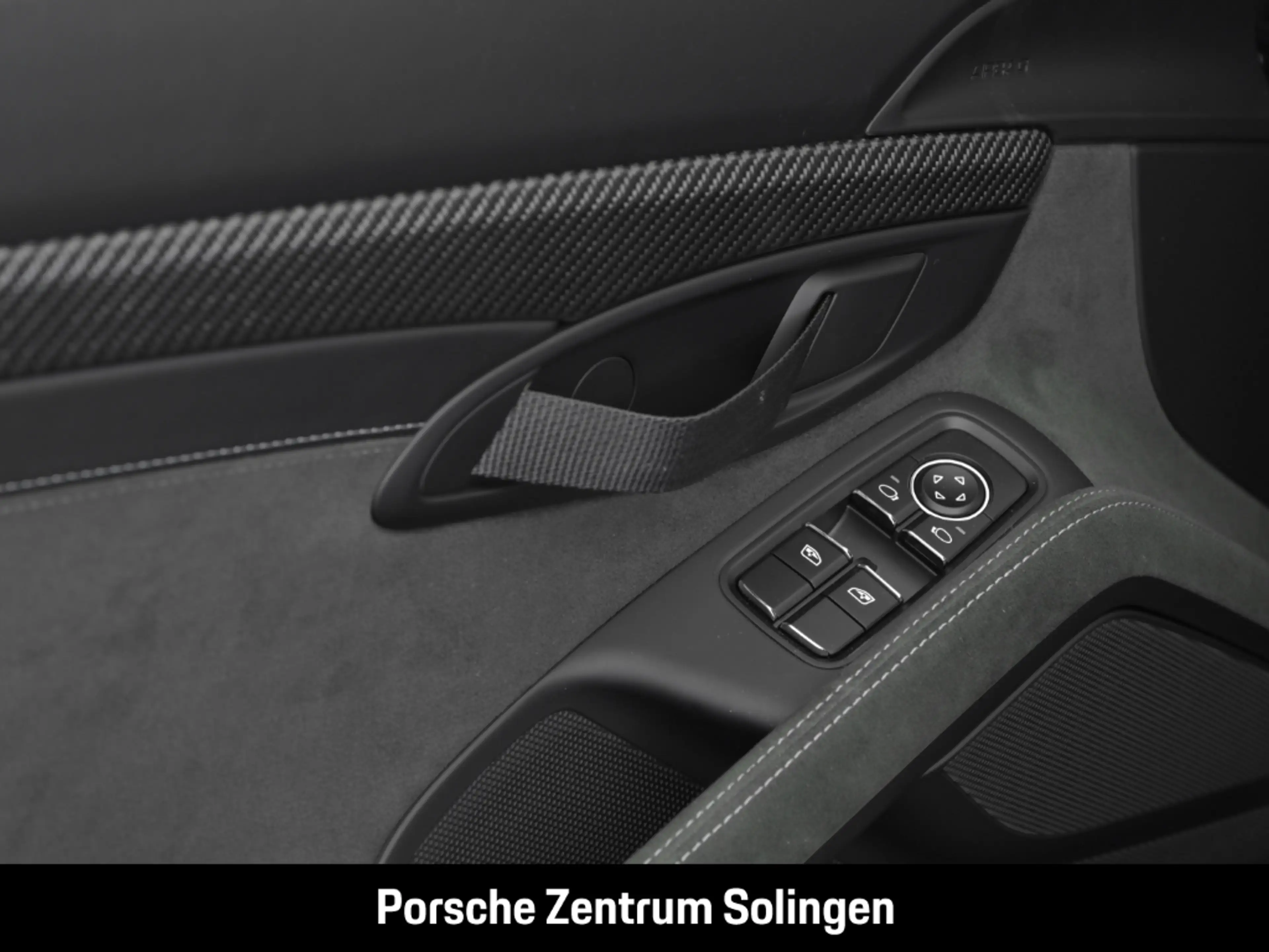 Porsche 718 Spyder RS Weissach Bose LED Chrono Lift 90l — photo 11