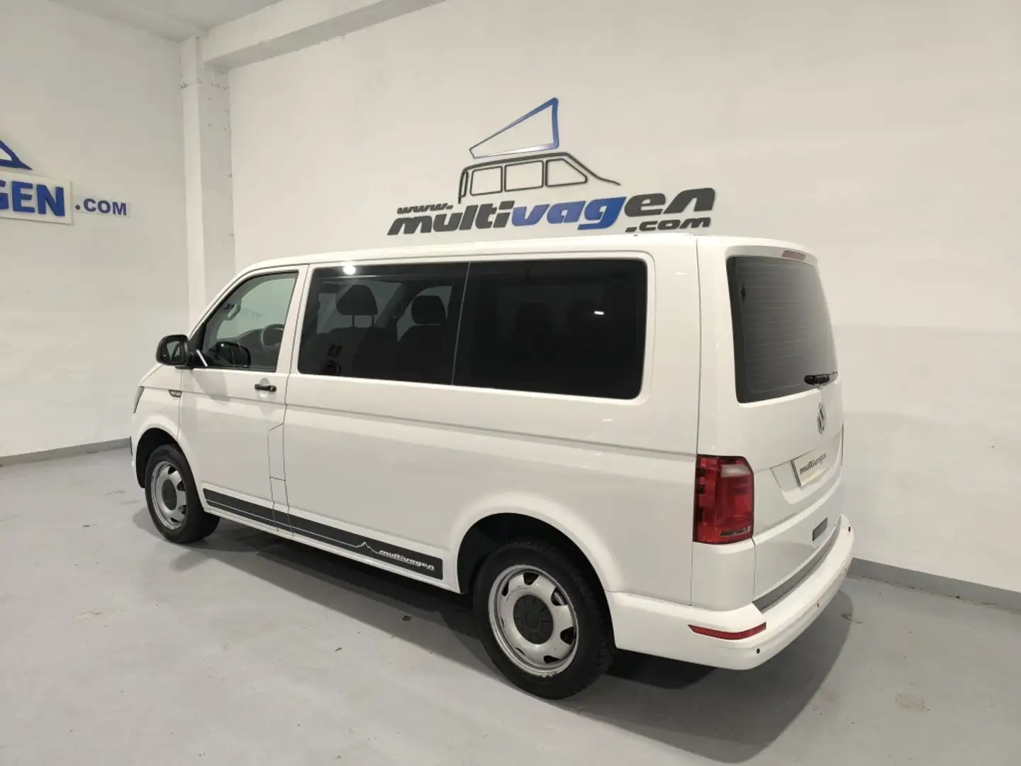Volkswagen VOLKSWAGEN Caravelle Familiar  Manual de 4 Puertas Blanco - 2