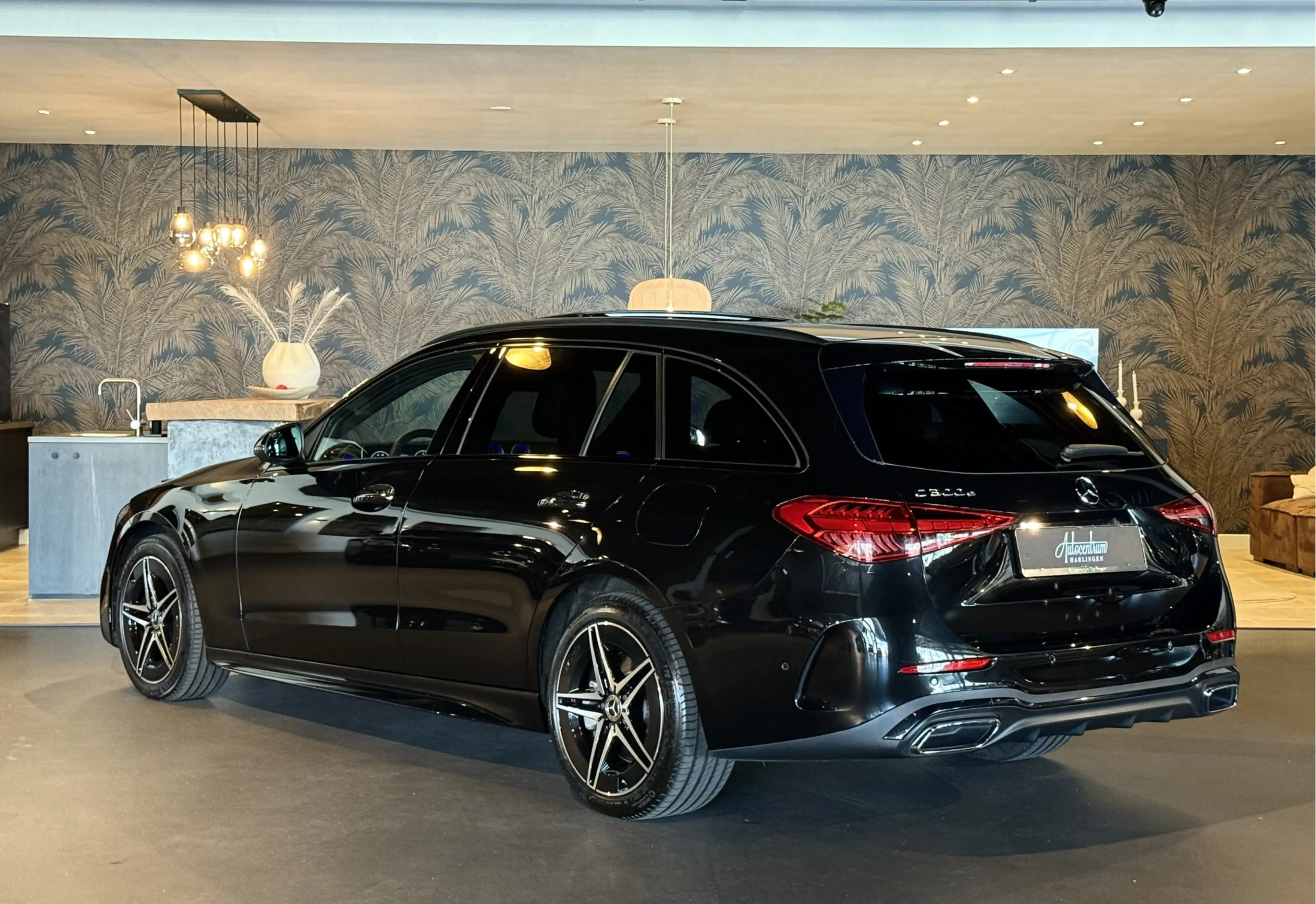 Mercedes-Benz C 300 Estate e AMG I Pano I 2x Memory I Camera — photo 3