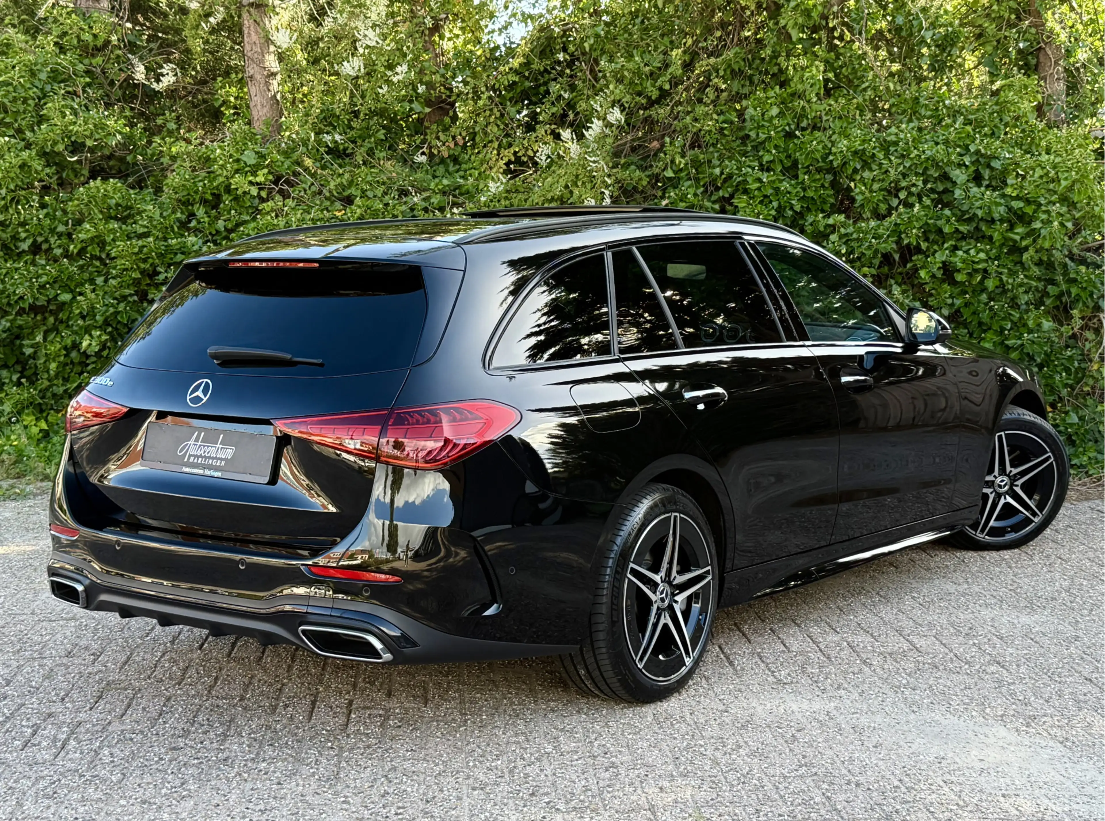 Mercedes-Benz C 300 Estate e AMG I Pano I 2x Memory I Camera — photo 24