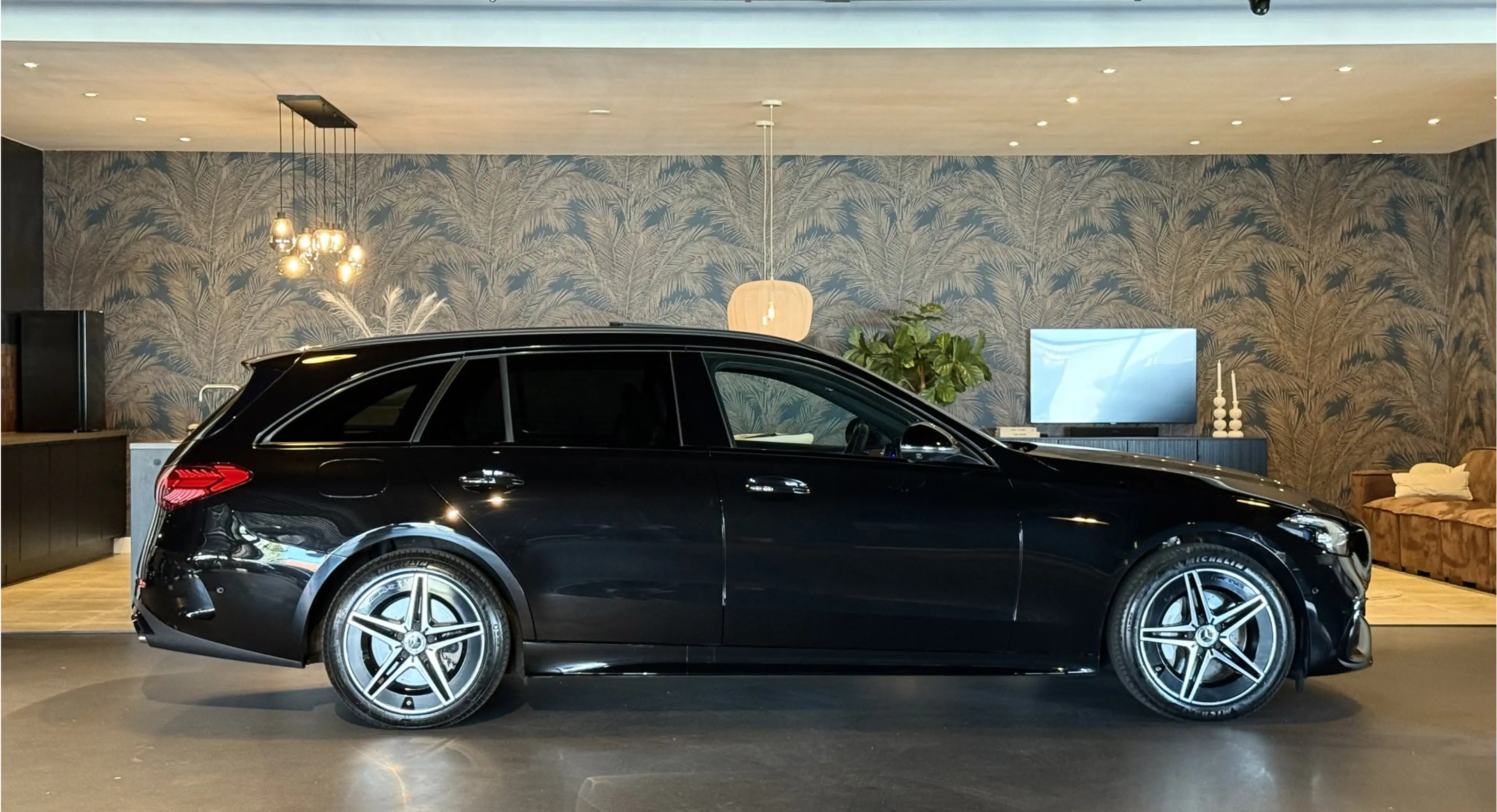 Mercedes-Benz C 300 Estate e AMG I Pano I 2x Memory I Camera — photo 6