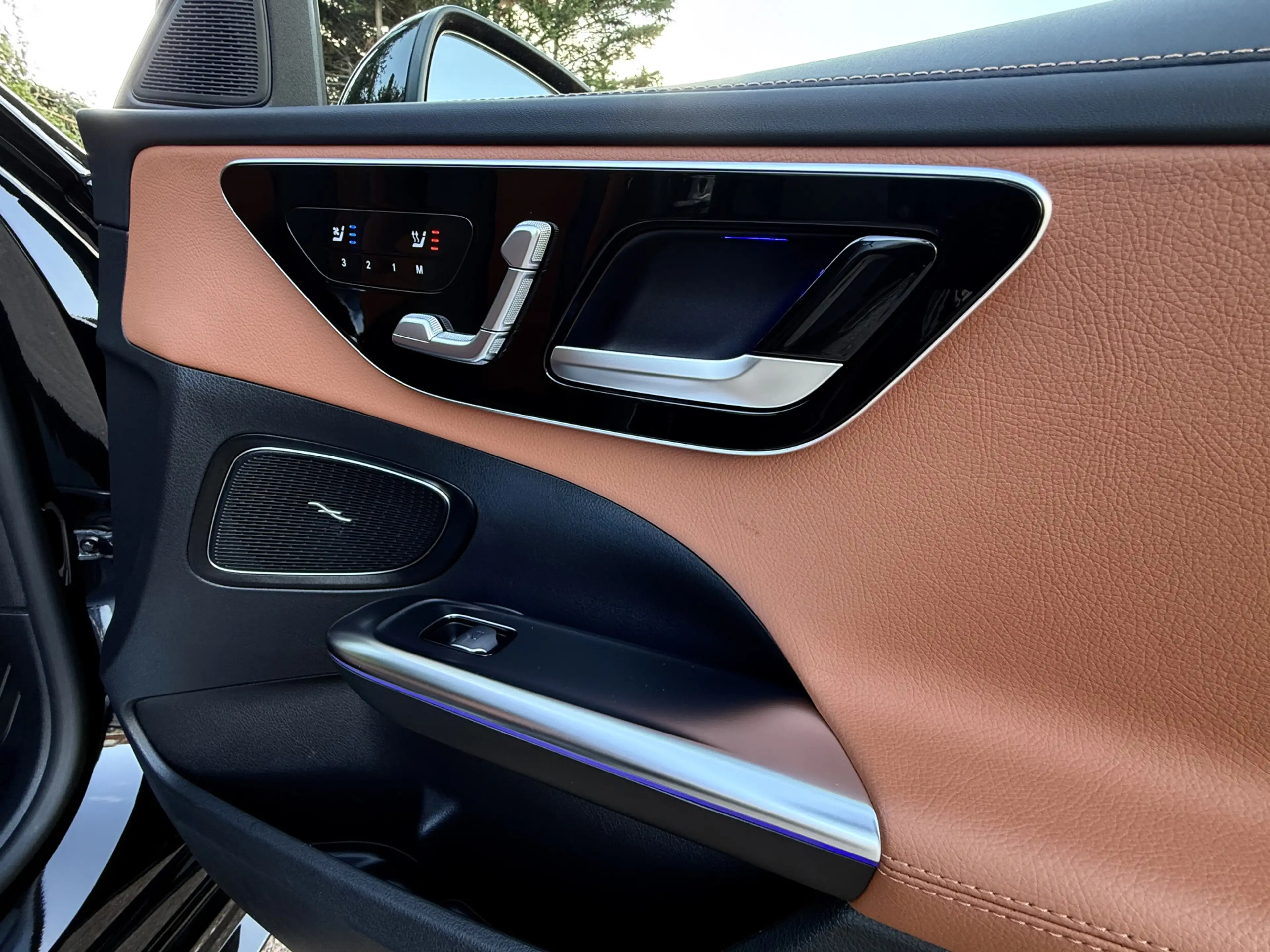 Mercedes-Benz C 300 Estate e AMG I Pano I 2x Memory I Camera — photo 15