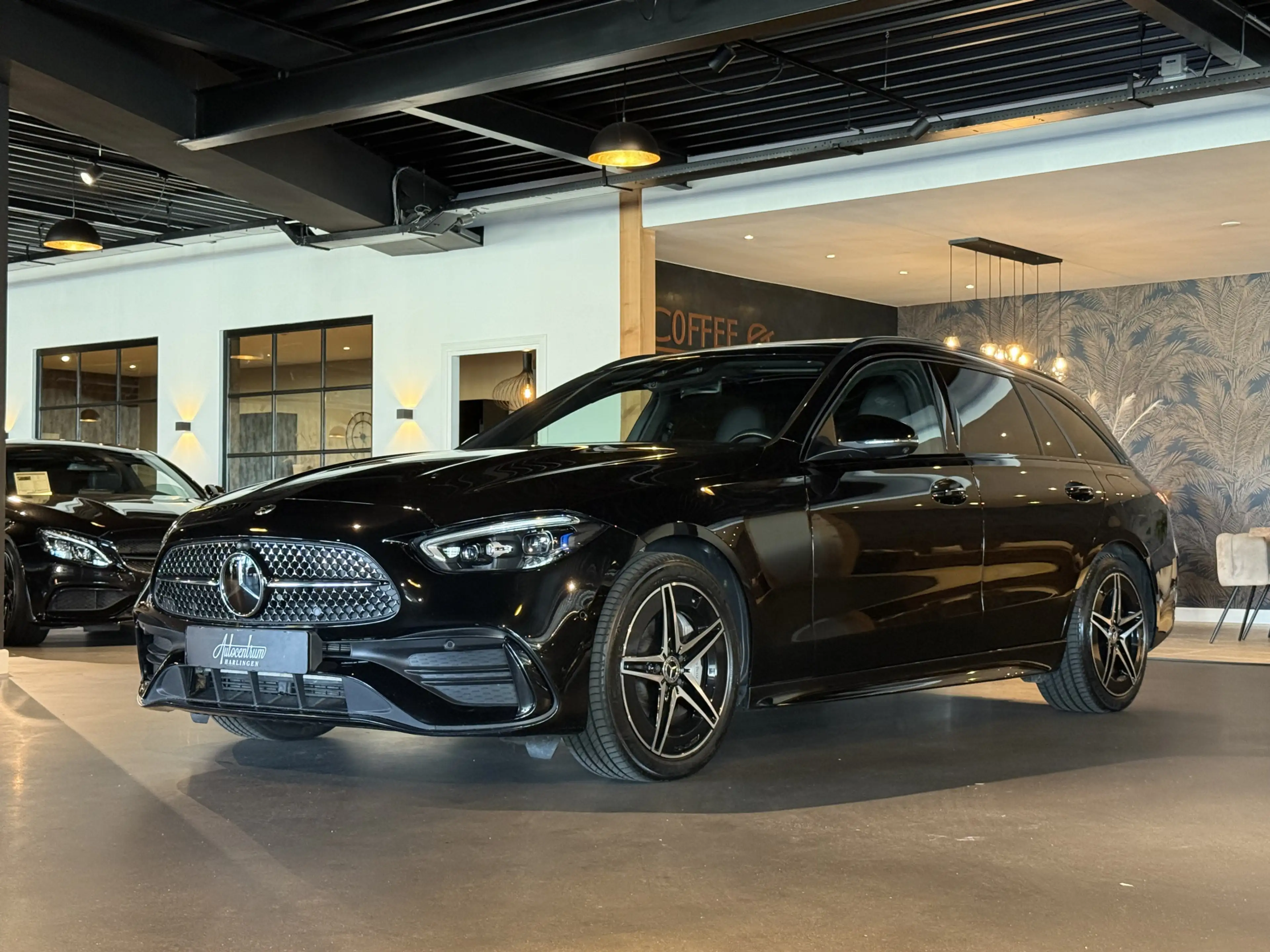 Mercedes-Benz C 300 Estate e AMG I Pano I 2x Memory I Camera — photo 40