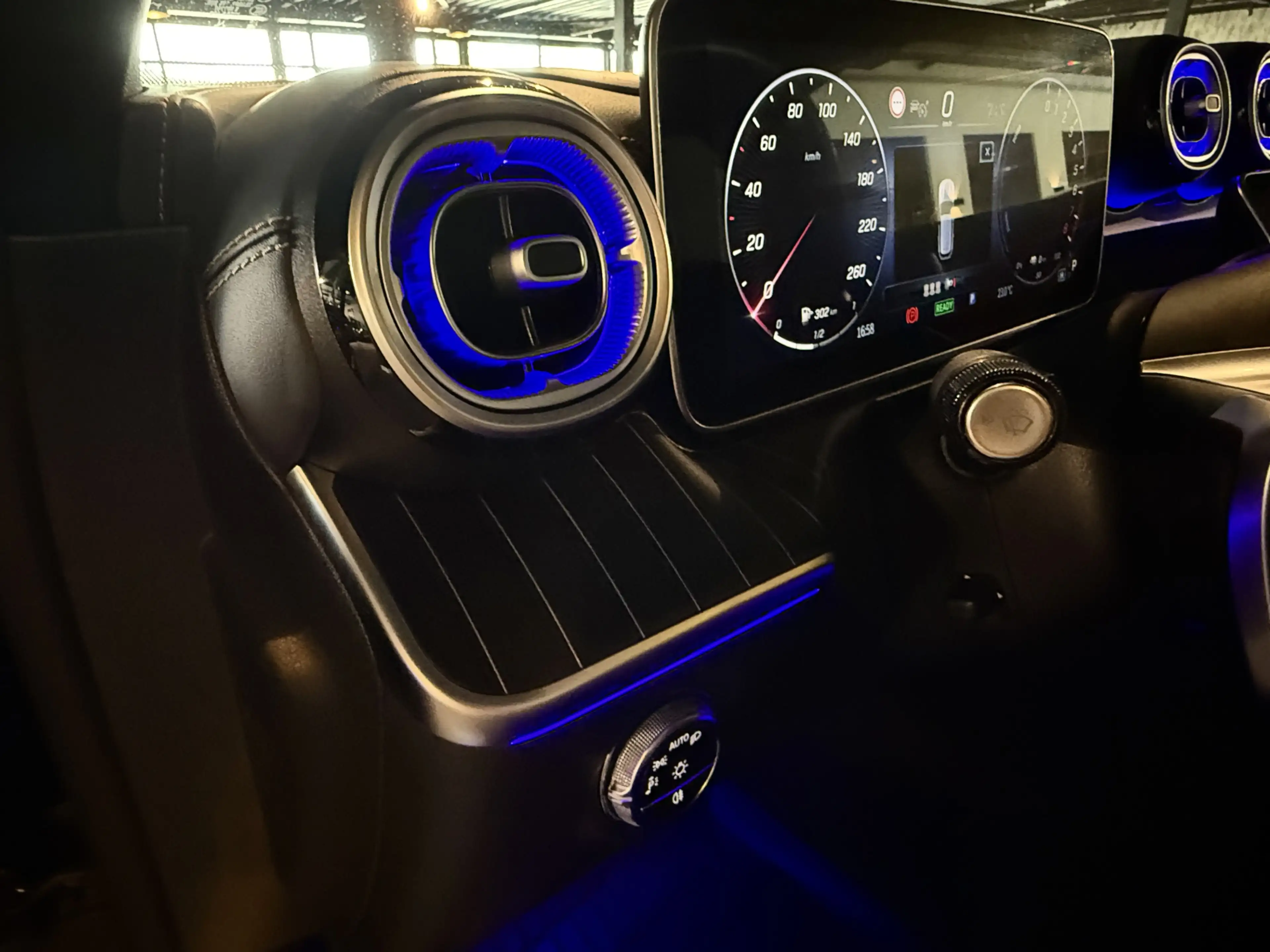 Mercedes-Benz C 300 Estate e AMG I Pano I 2x Memory I Camera — photo 30