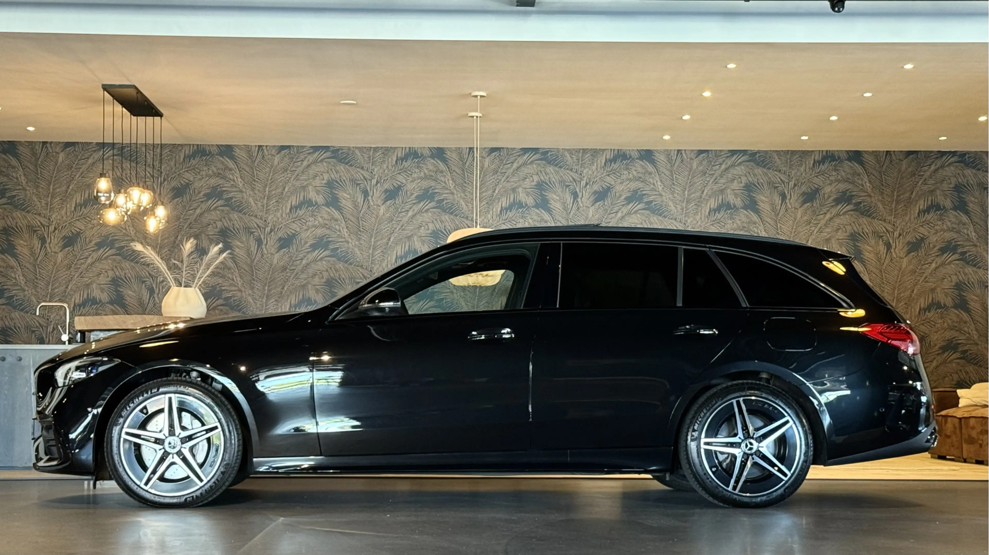 Mercedes-Benz C 300 Estate e AMG I Pano I 2x Memory I Camera — photo 33