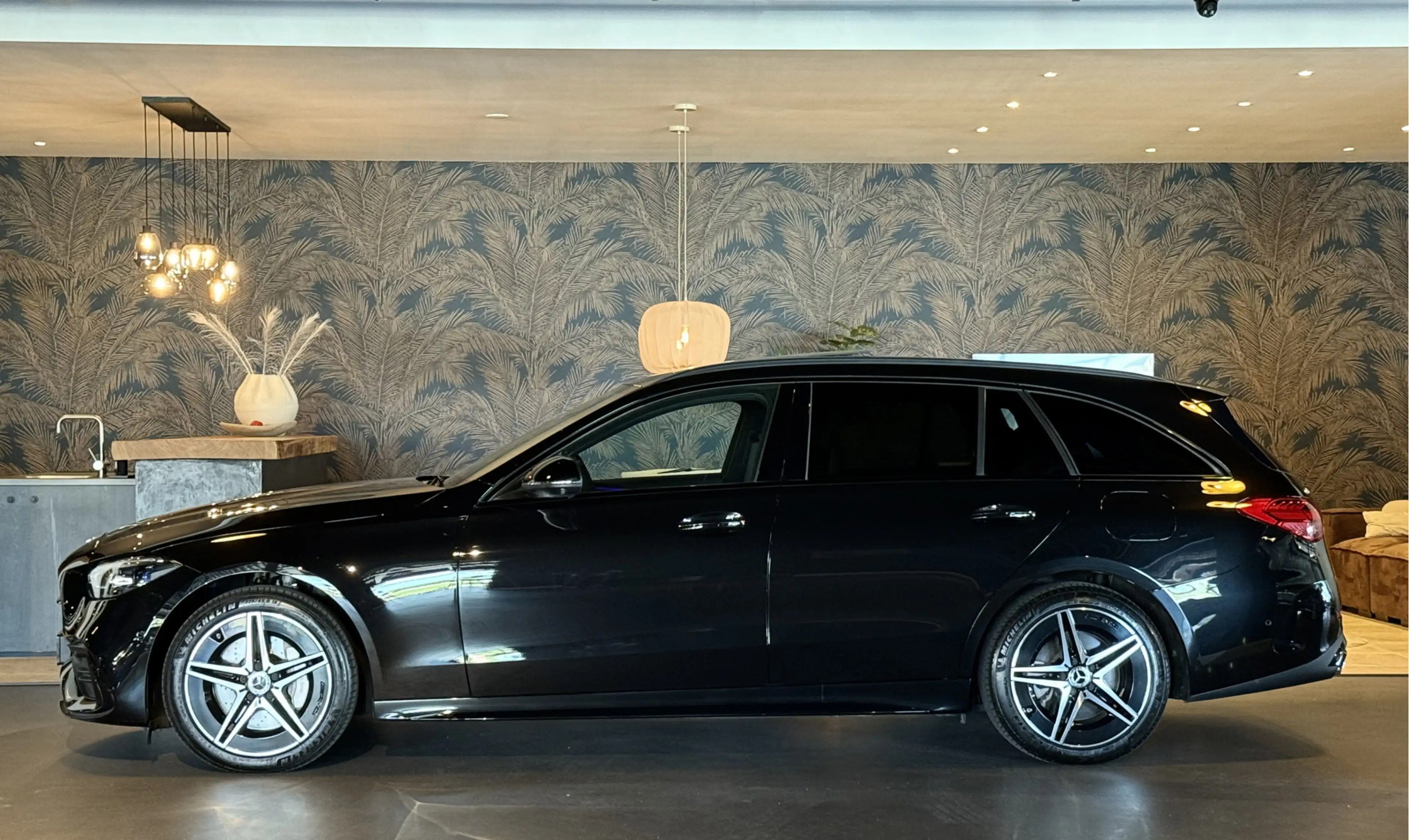 Mercedes-Benz C 300 Estate e AMG I Pano I 2x Memory I Camera — photo 2