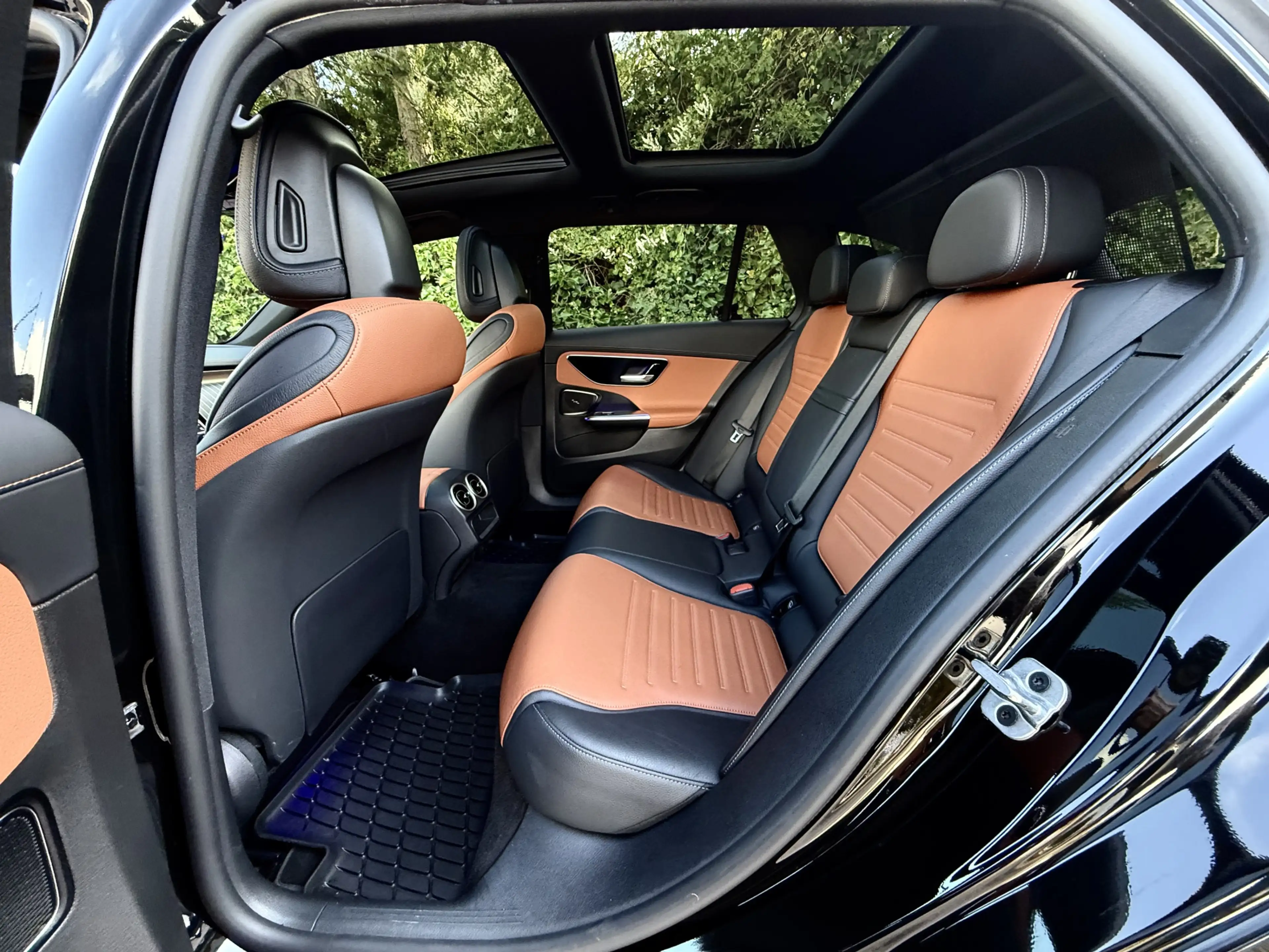 Mercedes-Benz C 300 Estate e AMG I Pano I 2x Memory I Camera — photo 39