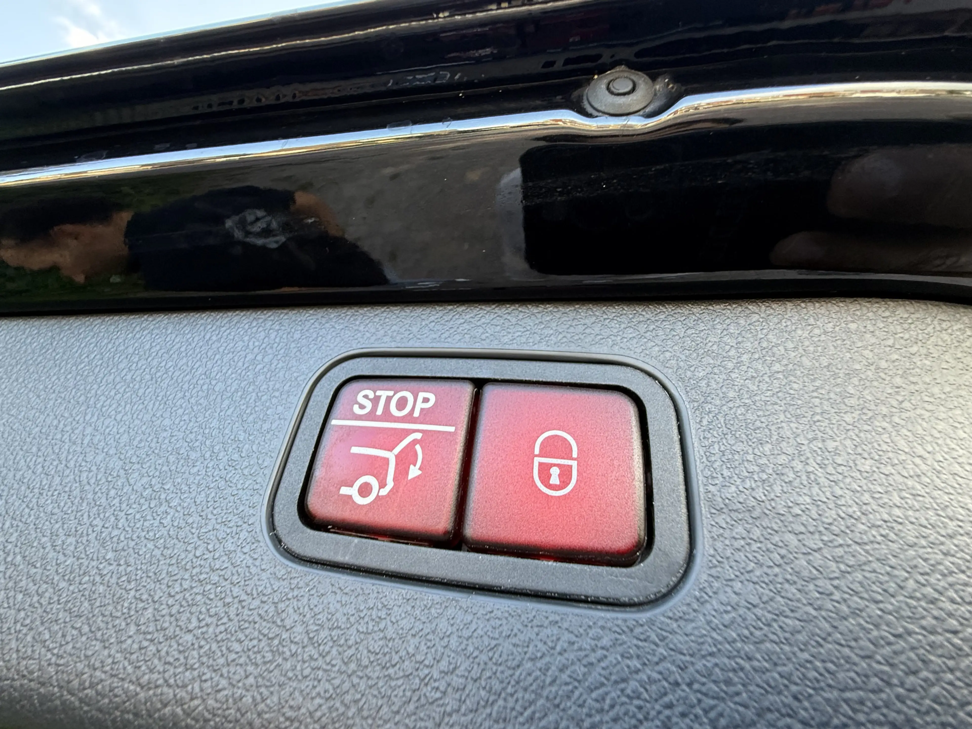 Mercedes-Benz C 300 Estate e AMG I Pano I 2x Memory I Camera — photo 43