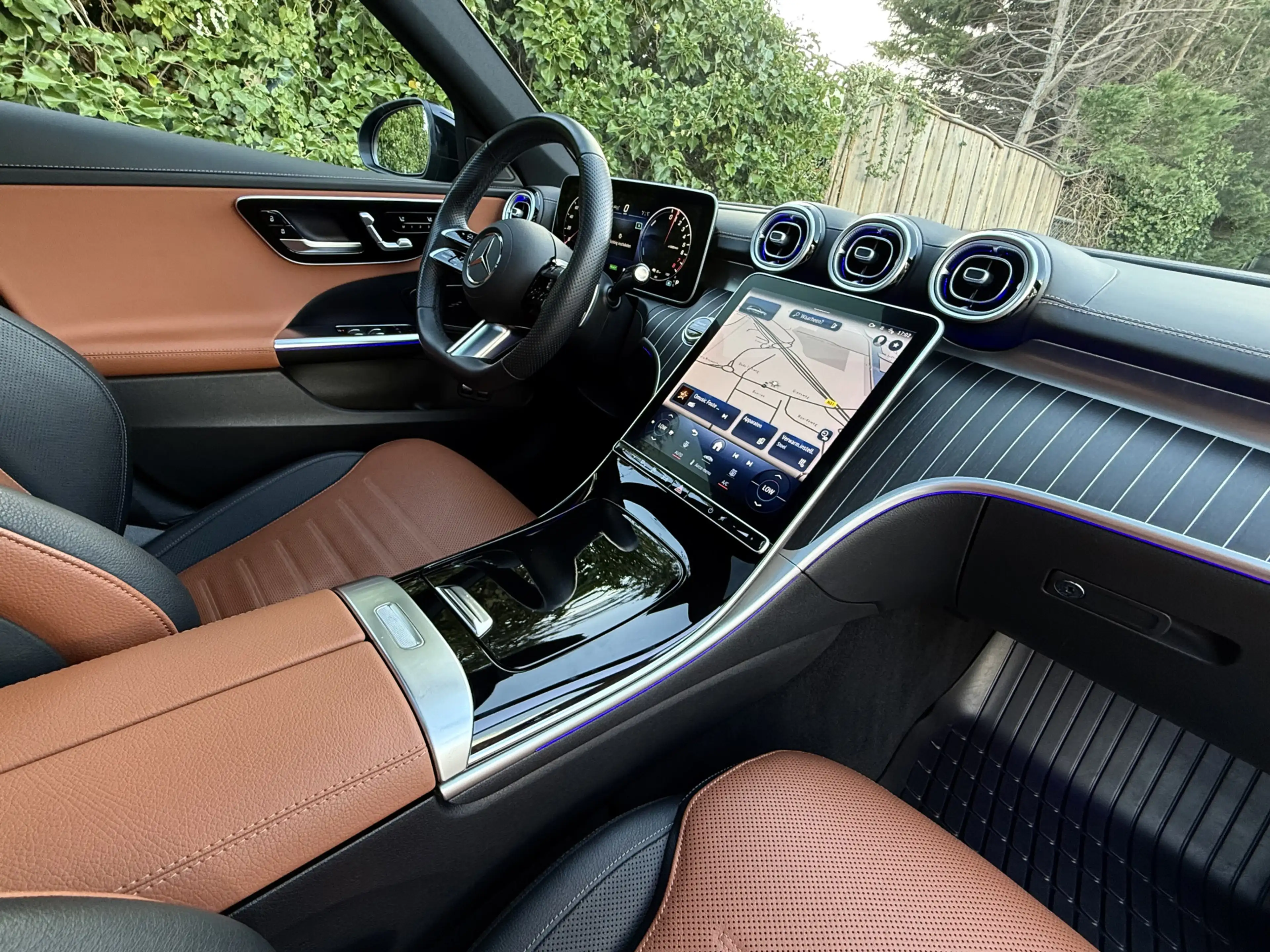 Mercedes-Benz C 300 Estate e AMG I Pano I 2x Memory I Camera — photo 14