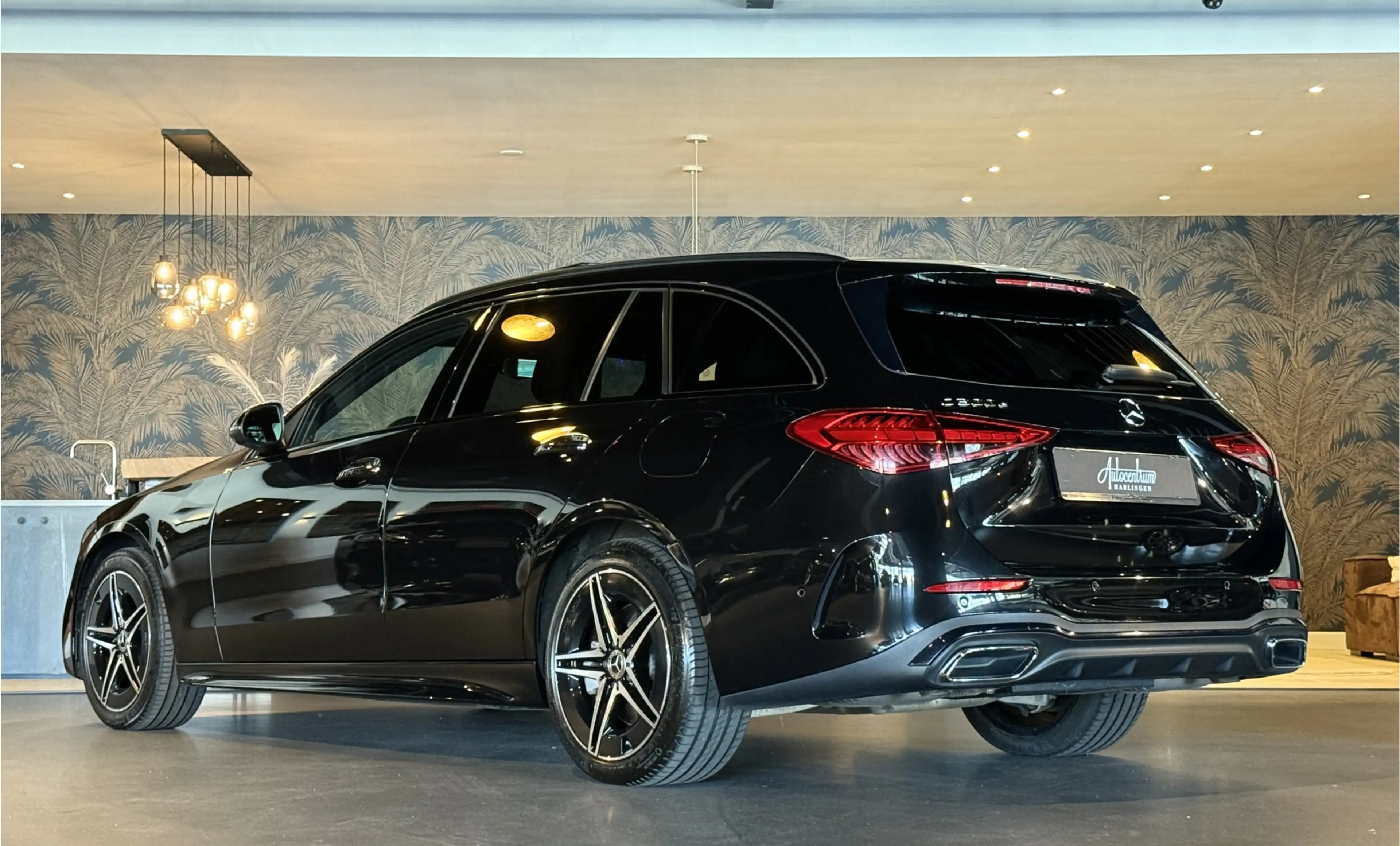 Mercedes-Benz C 300 Estate e AMG I Pano I 2x Memory I Camera — photo 32