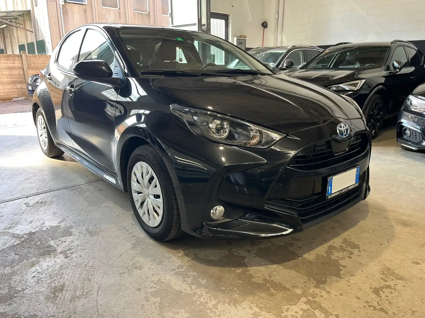 Toyota Yaris IV 2020 1.5h NEOPATENTATI OK Nero - 1
