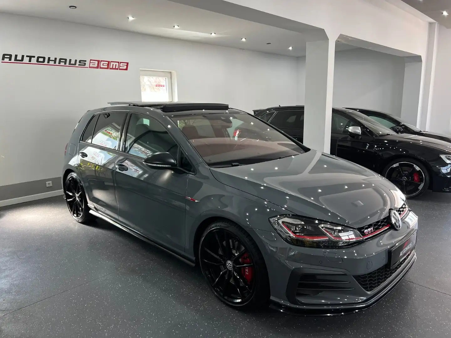 Volkswagen Golf VII Lim. GTI TCR *PANO*AKRA*DYNO*ACC*DCC* Grau - 2