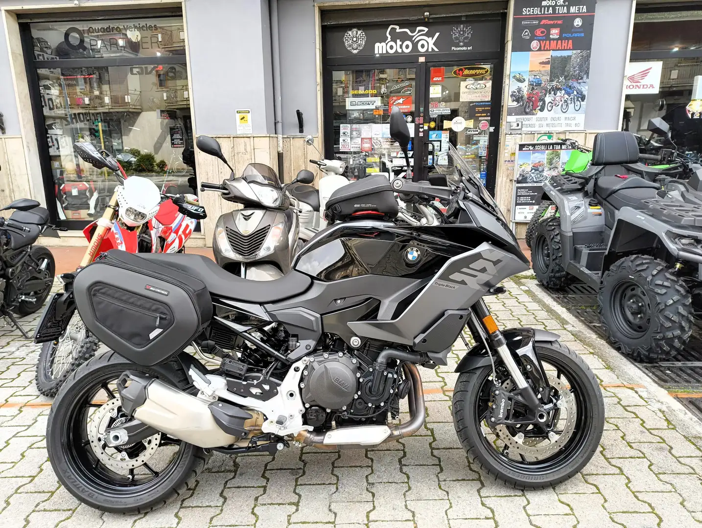 BMW F 900 XR Triple Black Nero - 1