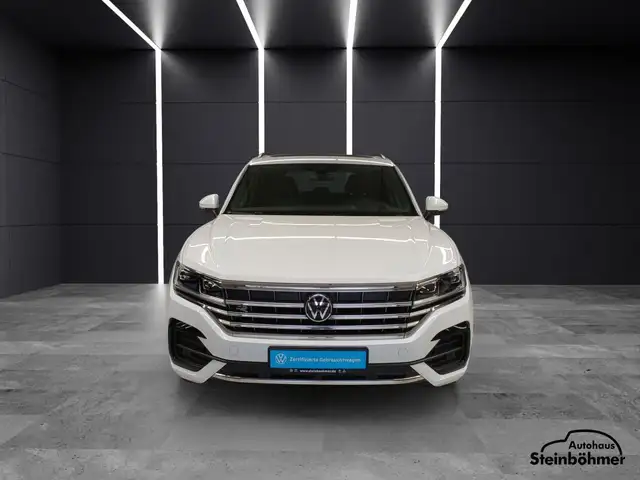 Volkswagen Touareg view 11