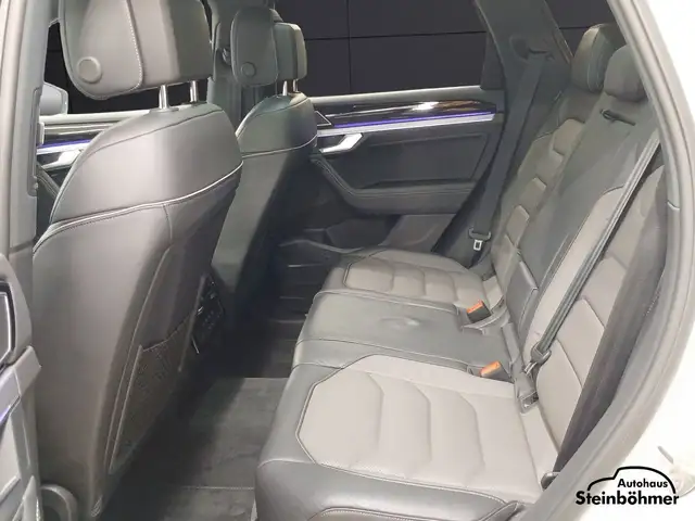 Volkswagen Touareg view 15