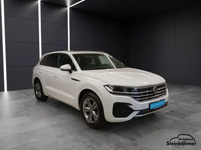 Volkswagen Touareg view 10