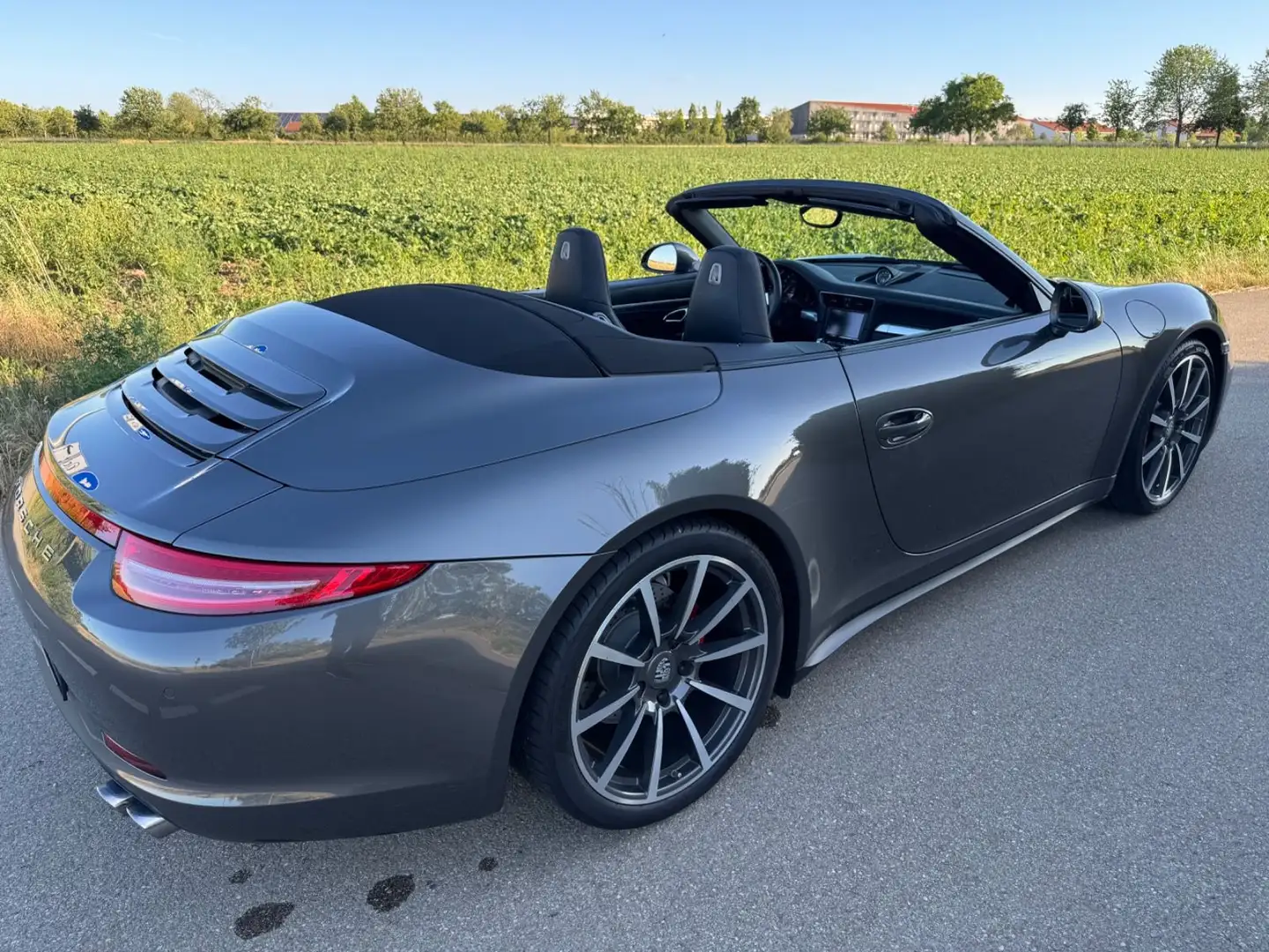 Porsche 991 Carrera 4 S Cabriolet,SportCrSportAbgas,PDCC Gris - 1