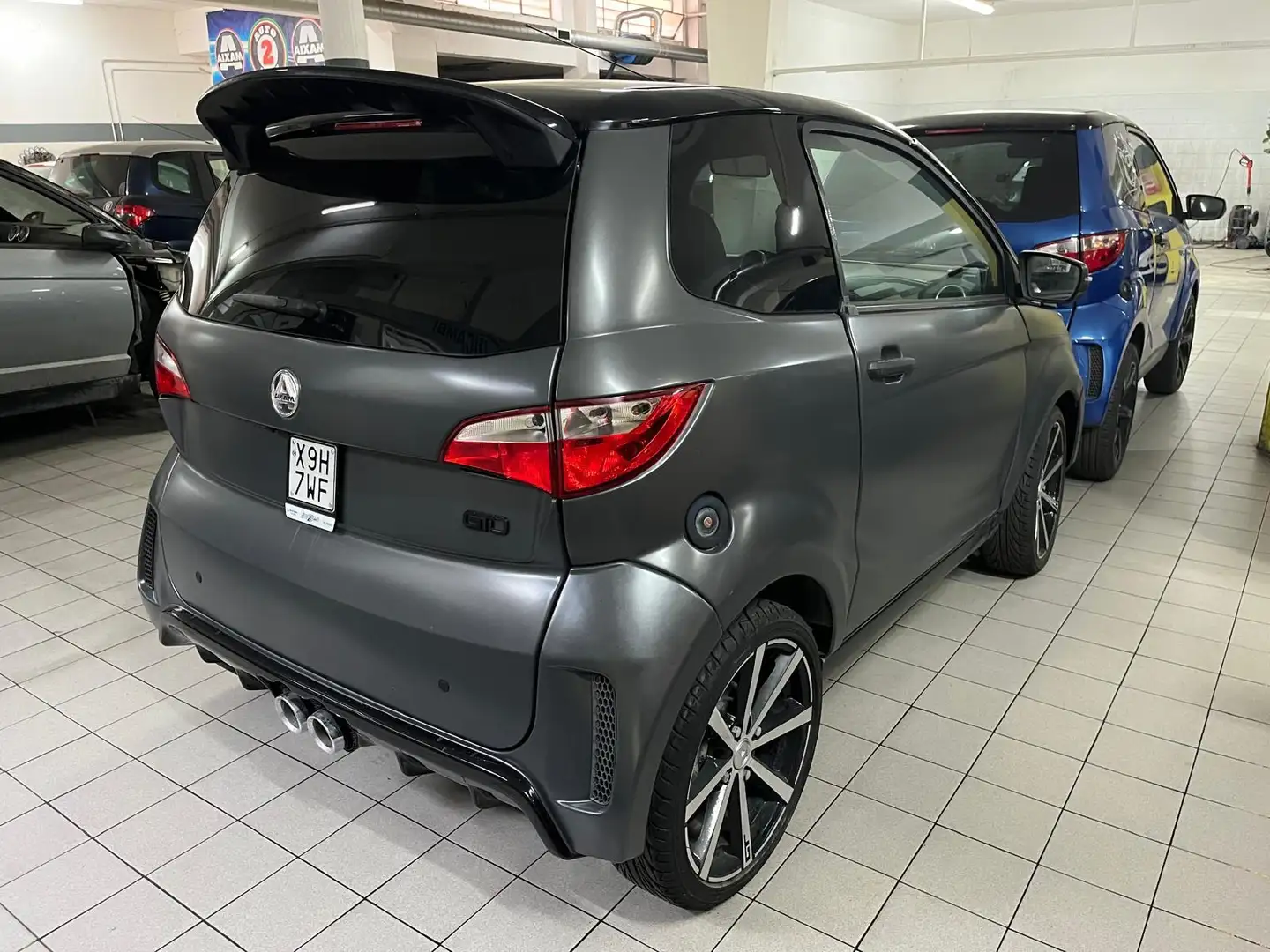 Aixam GTO Сірий - 2