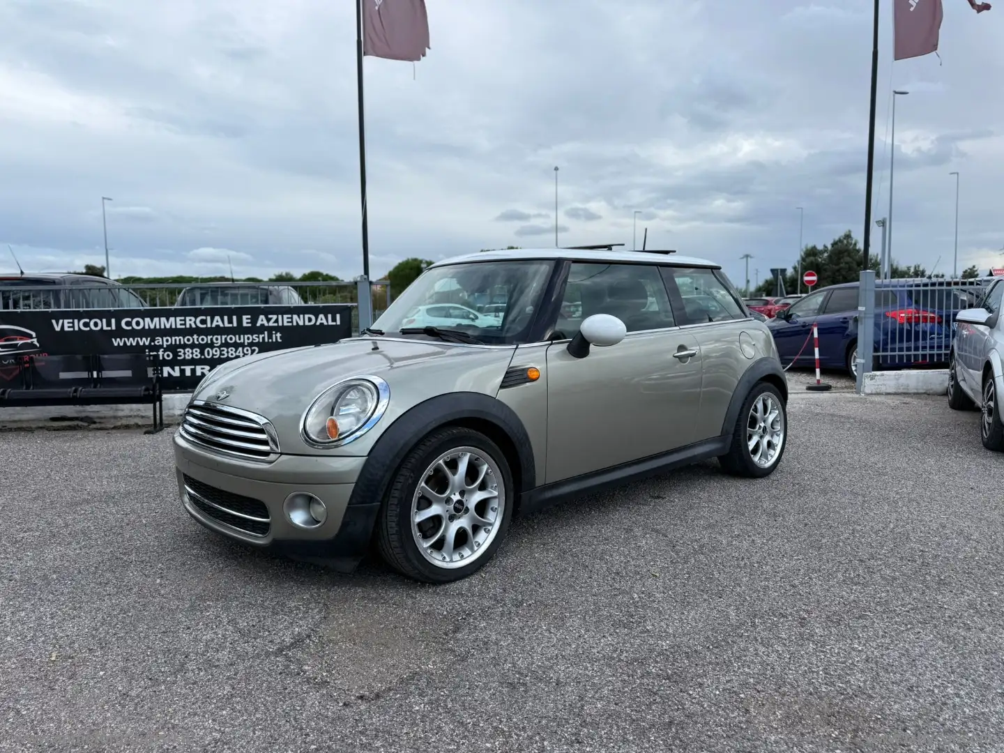 MINI Cooper 1.6 16V COOPER D - 2