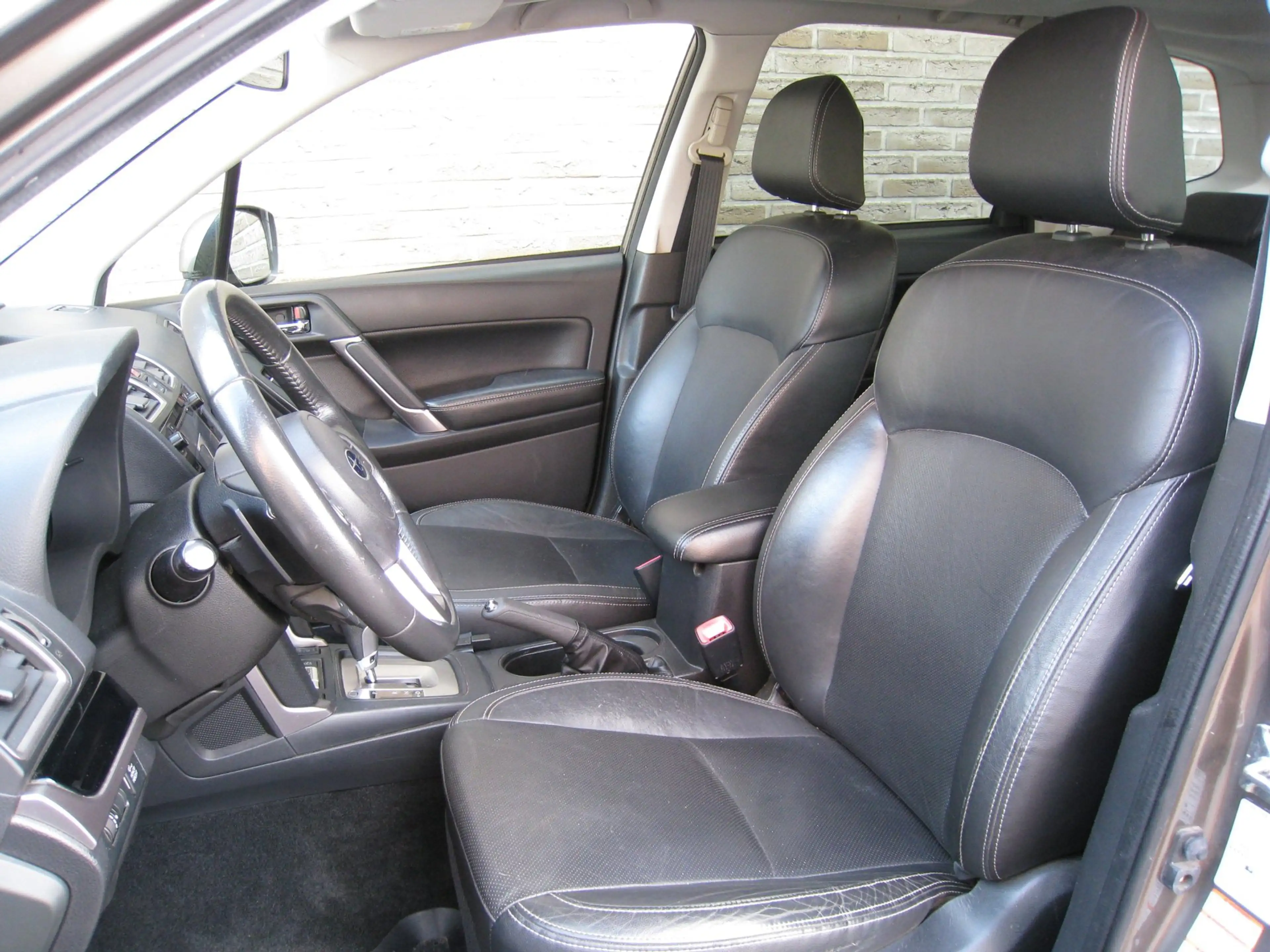 Subaru Forester 2.0 Premium - Leder - Schuifdak - Trekhaak - — photo 24