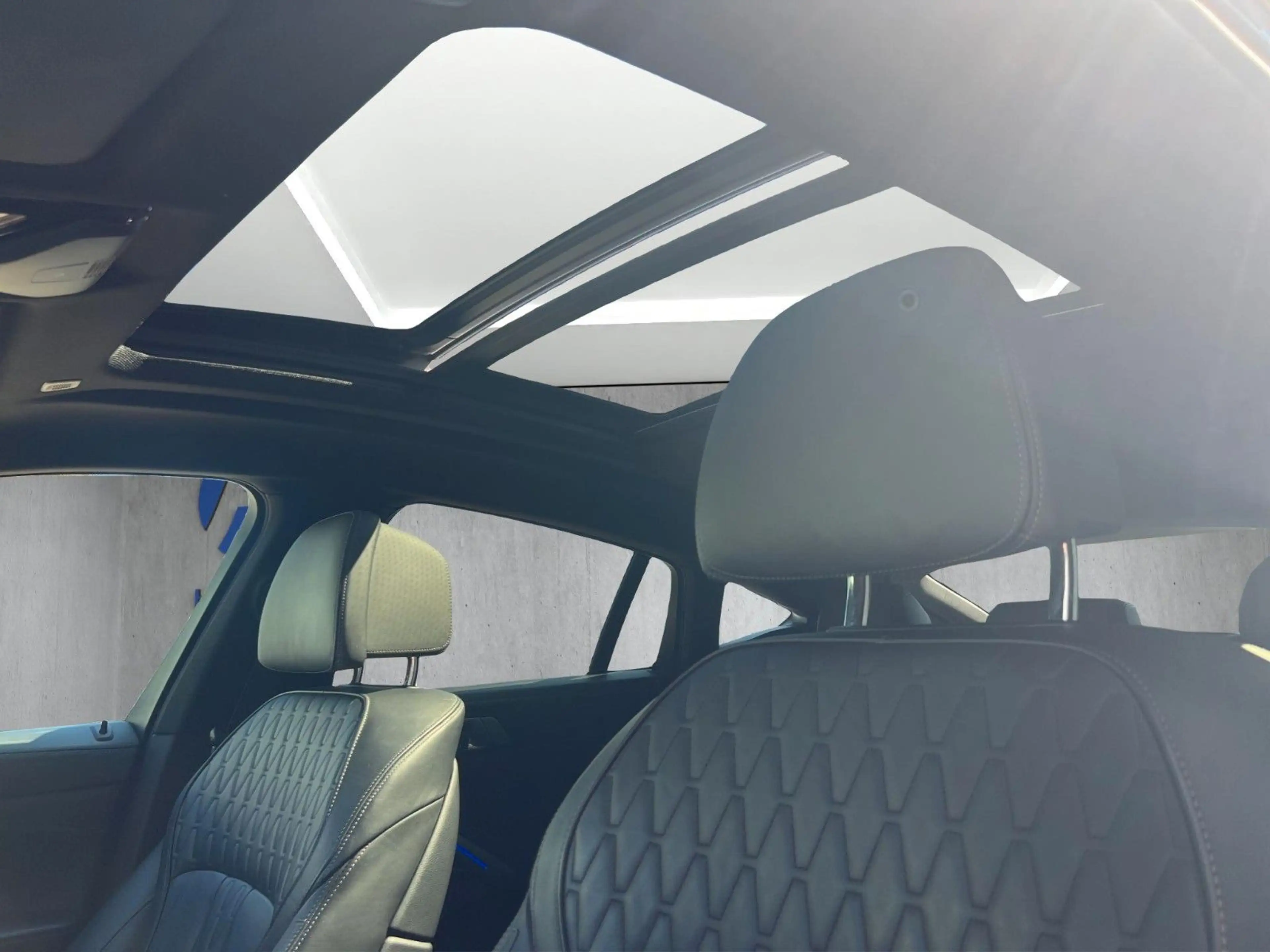 BMW X6 40d xD M Sport PanoSky Laser ACC 360° HUD H&K — photo 11