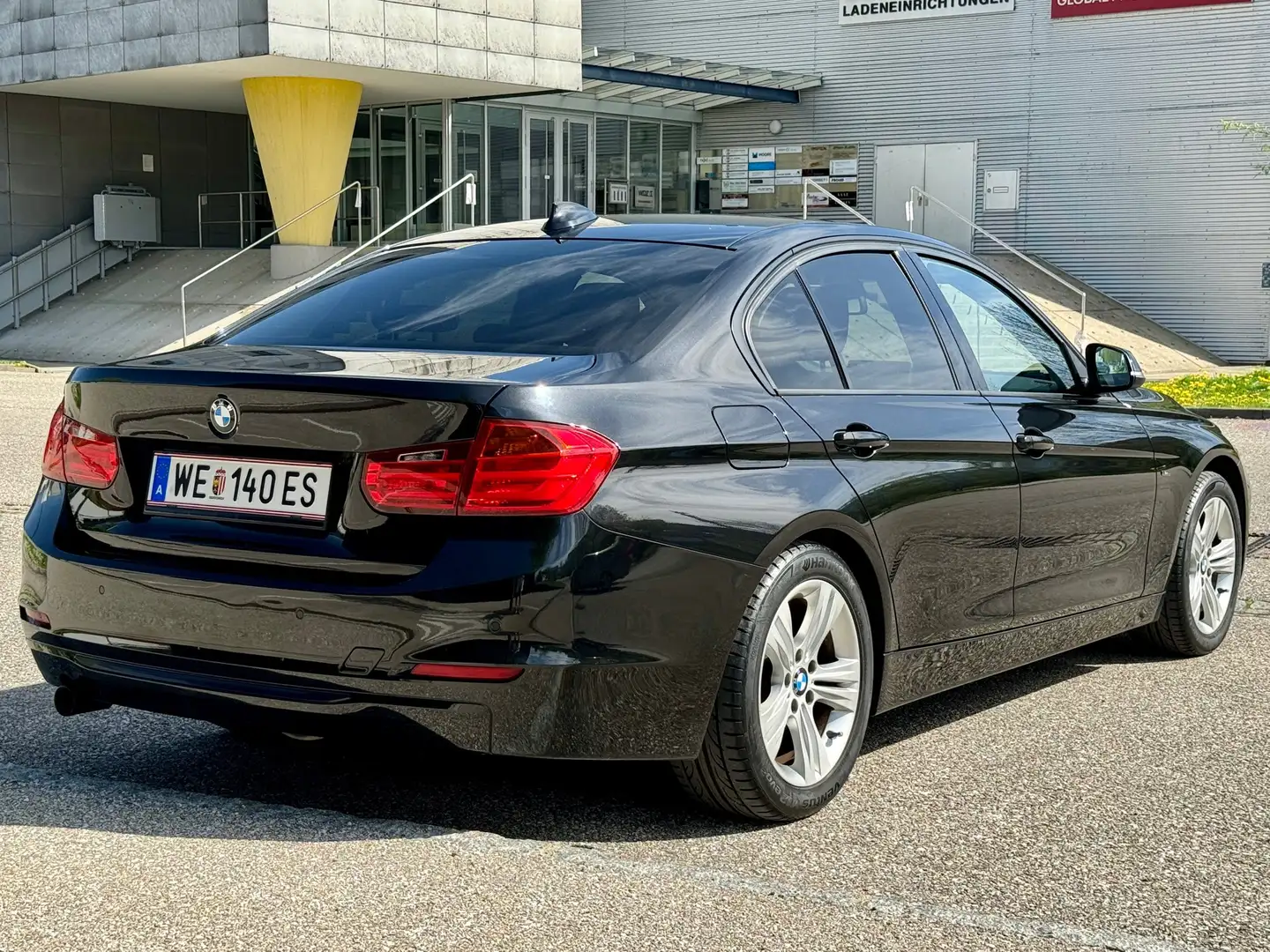 BMW 320 BMW 3er-Reihe **Traumzustand** 320D F30 Limousine Schwarz - 2