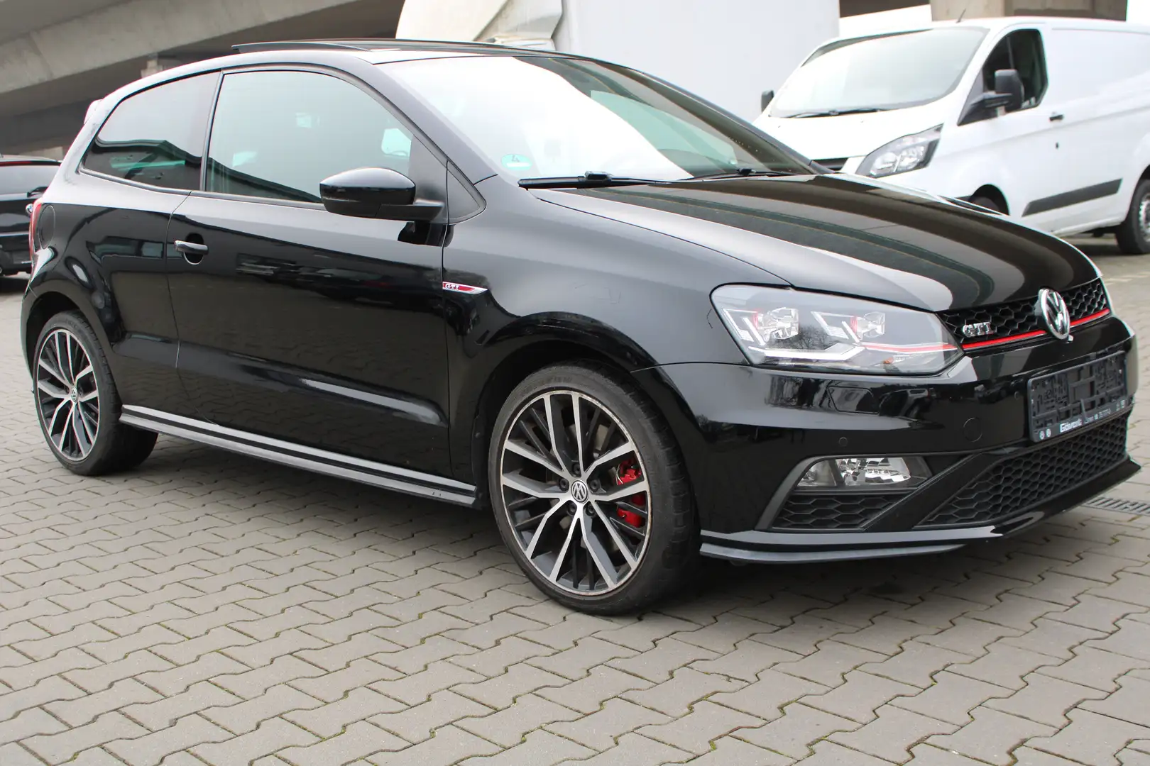 Volkswagen Polo GTI 1.8 16V BMT/Navi/LED/Panorama/SHZ/MFL/PDC Schwarz - 2