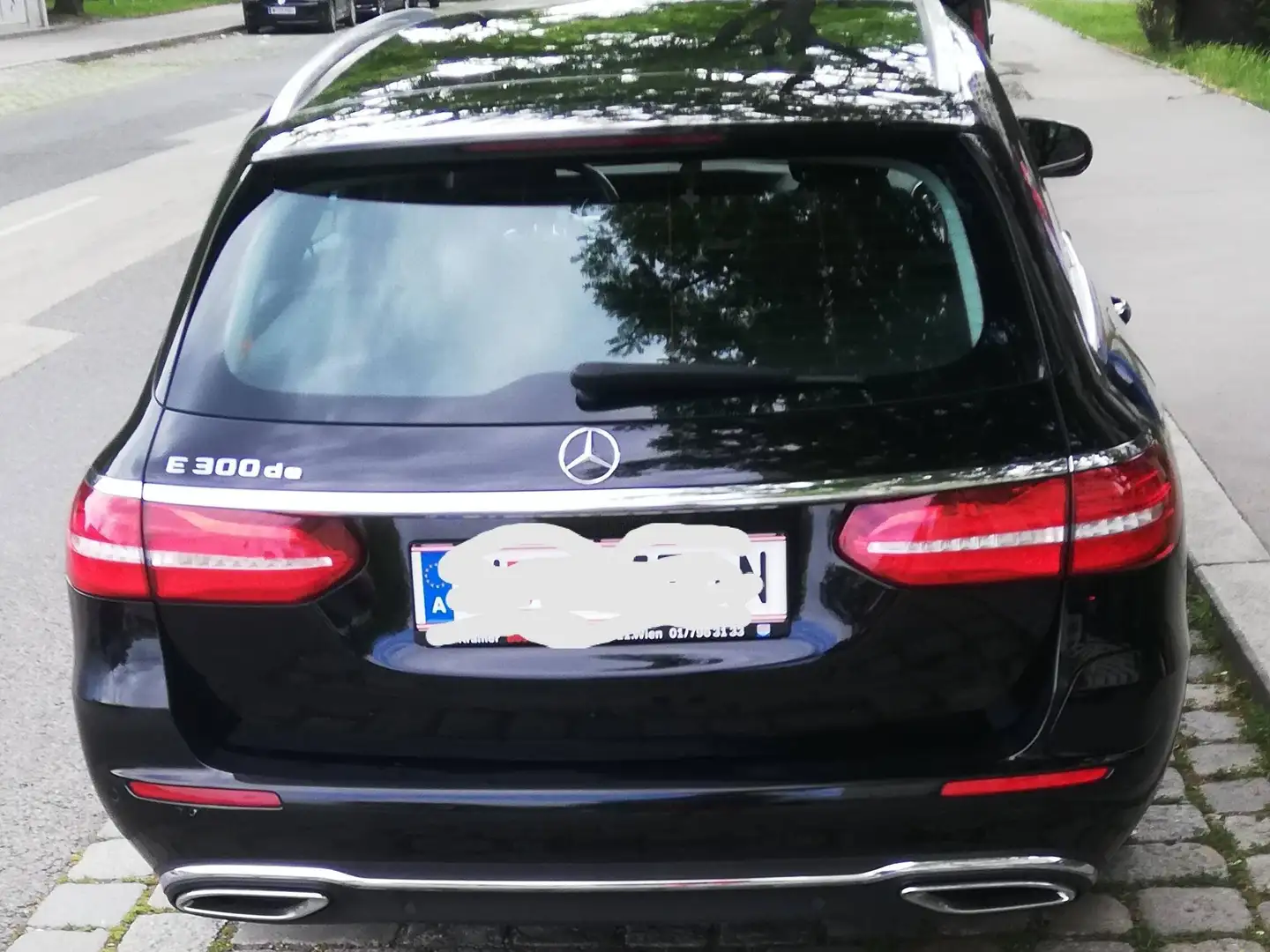 Mercedes-Benz E 300 E 300 de T Avantgarde Aut. Avantgarde Schwarz - 2