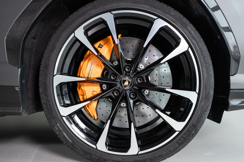 Lamborghini Urus V8 Panorama Full Carbon Akrapovic — photo 12