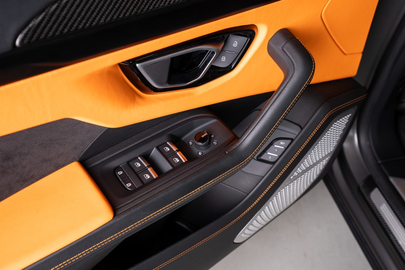 Lamborghini Urus V8 Panorama Full Carbon Akrapovic — photo 14