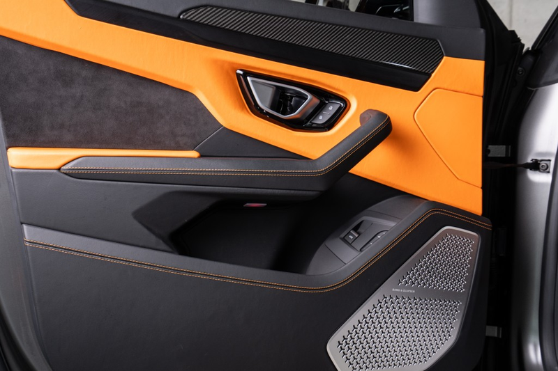 Lamborghini Urus V8 Panorama Full Carbon Akrapovic — photo 15