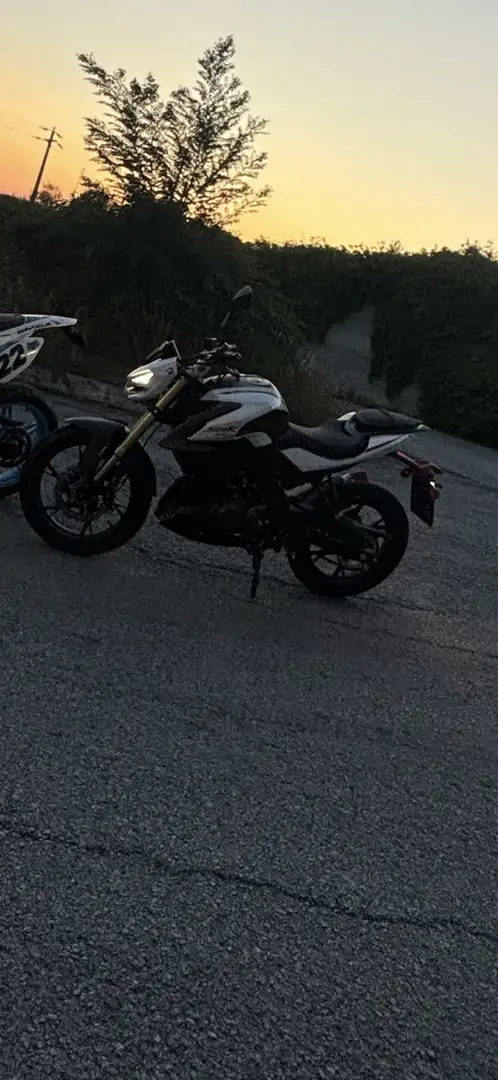 QJ Motor SRK 125 S s - 1