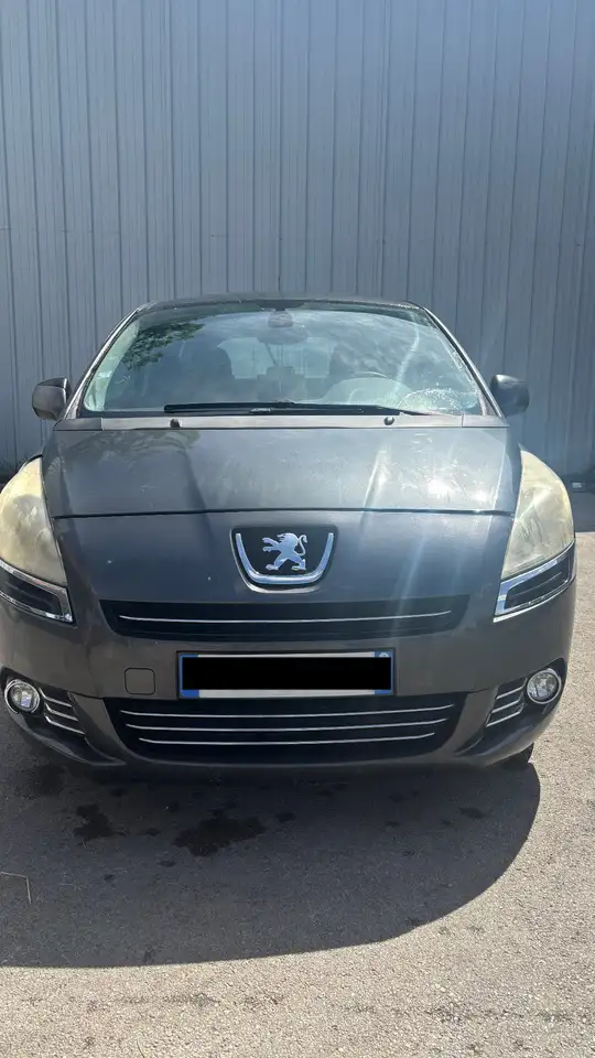 Peugeot 5008 1.6 HDi 110ch FAP BVM6 Confort Pack 5pl