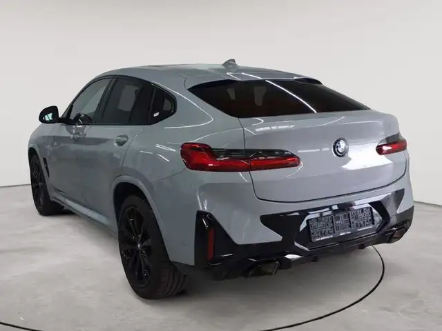 BMW X4 view 2