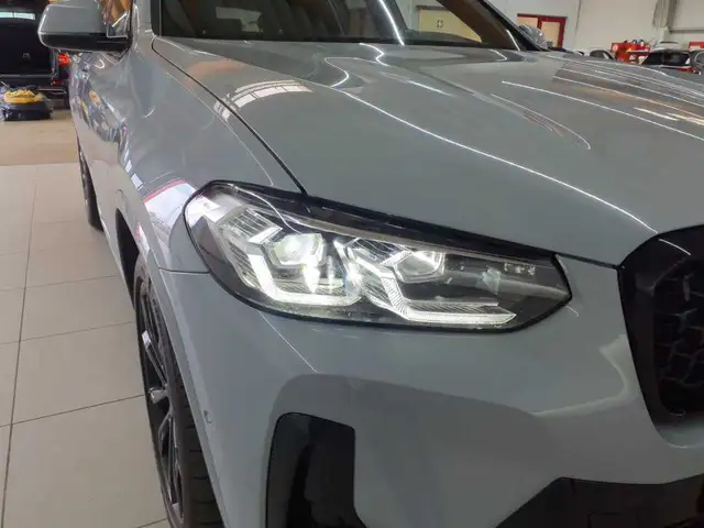 BMW X4 view 16