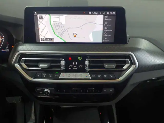 BMW X4 view 8