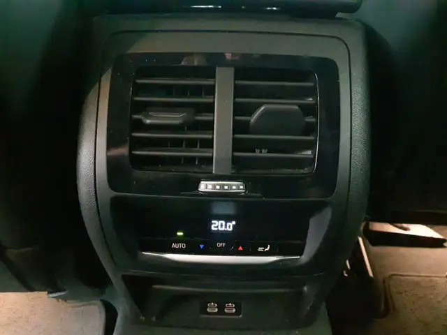 BMW X4 view 9