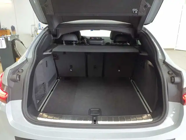 BMW X4 view 10