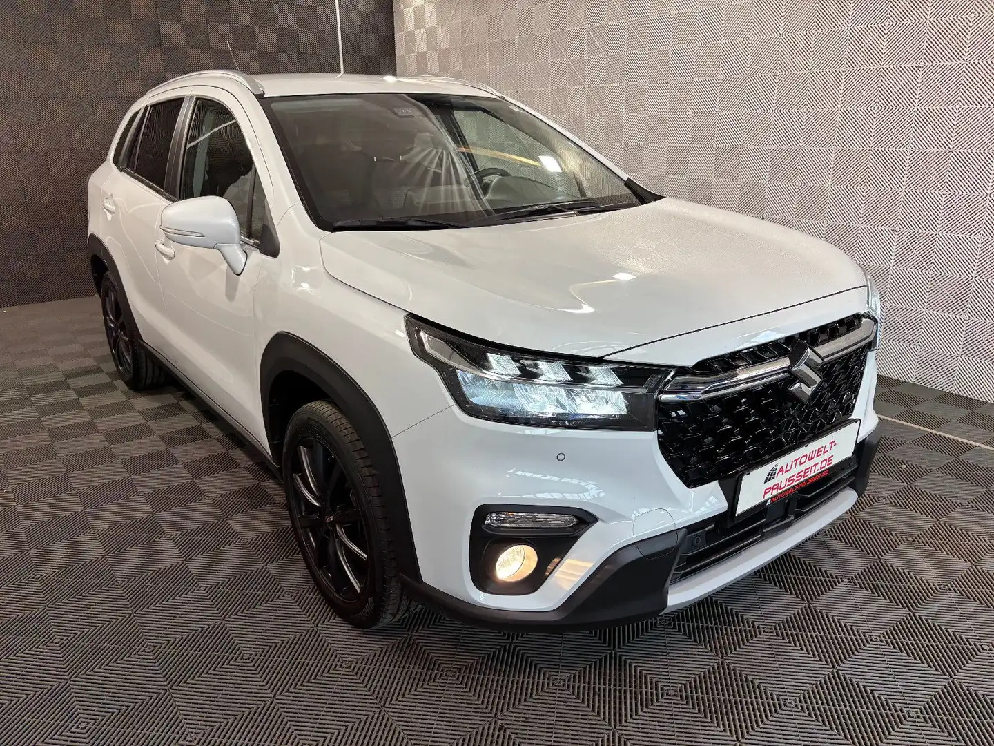 Suzuki SX4 S-Cross*COMFORT*LED-R.KAM-SHZ-TEMP-DAB-BT Blanc - 1