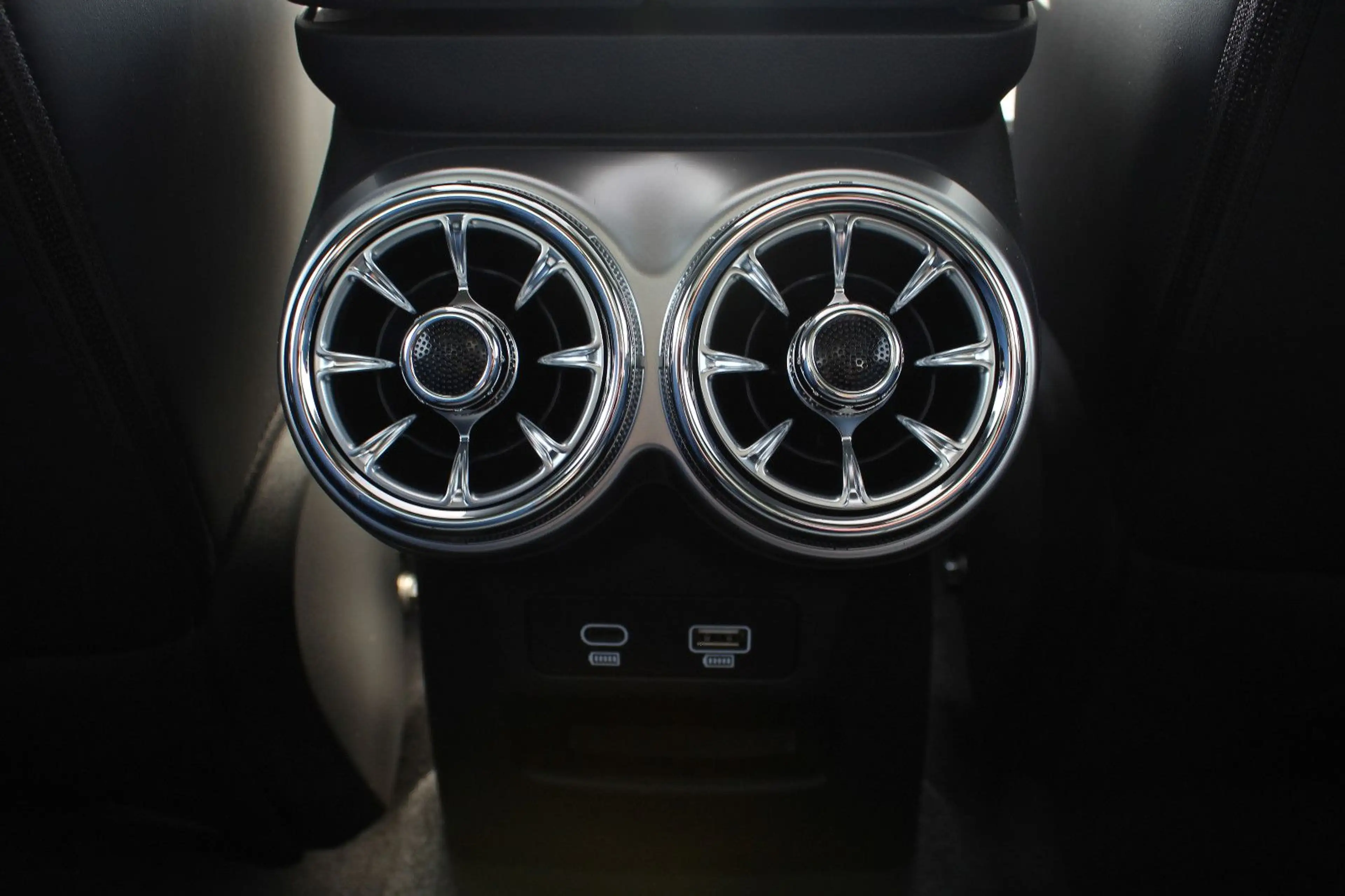 GWM ORA 07 GT  86kWh  AWD (NEUWAGEN) — photo 11