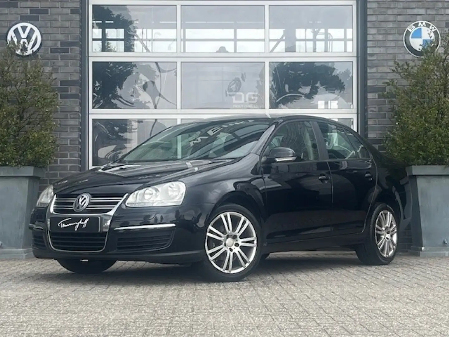 Volkswagen Jetta 1.6 TRENDLINE CLIMA - CRUISE - PDC - 17 INCH ORG. Noir - 1