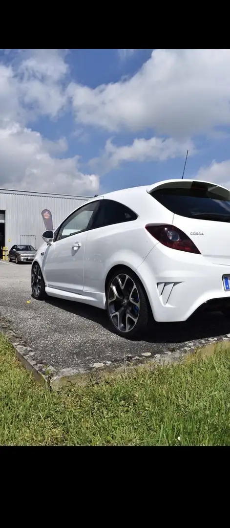 Opel Corsa 1,6 Turbo Ecotec OPC - 2