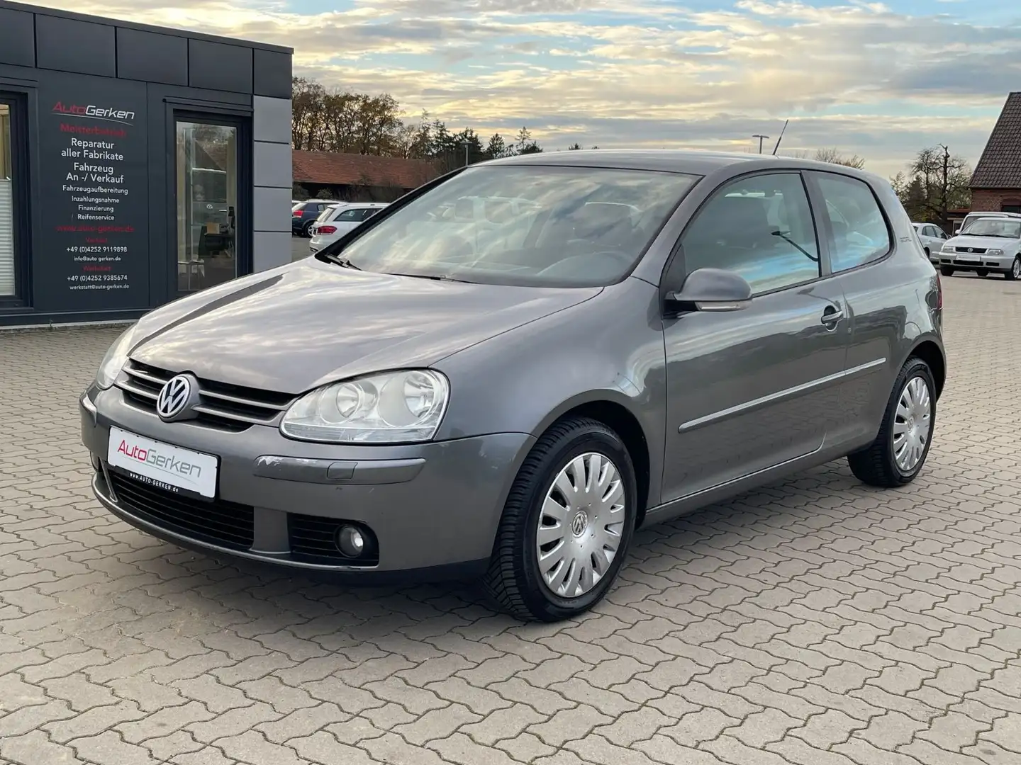 Volkswagen Golf V Lim. Goal AHK TÜV 04.2027 Grau - 2