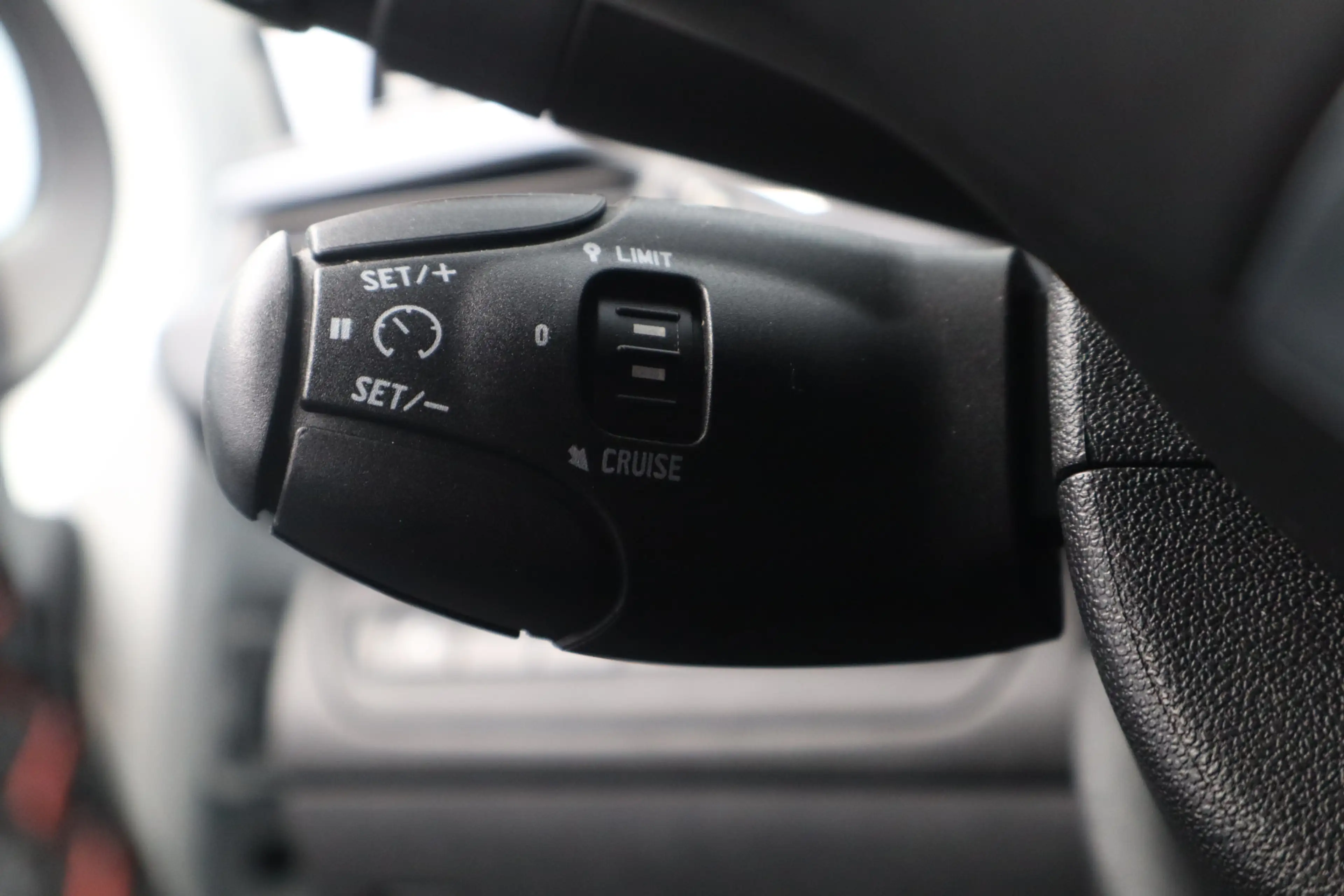 Peugeot 2008 1.2 PureTech Allure/ D-Riem Verv 100.000KM!/ Autom — photo 41