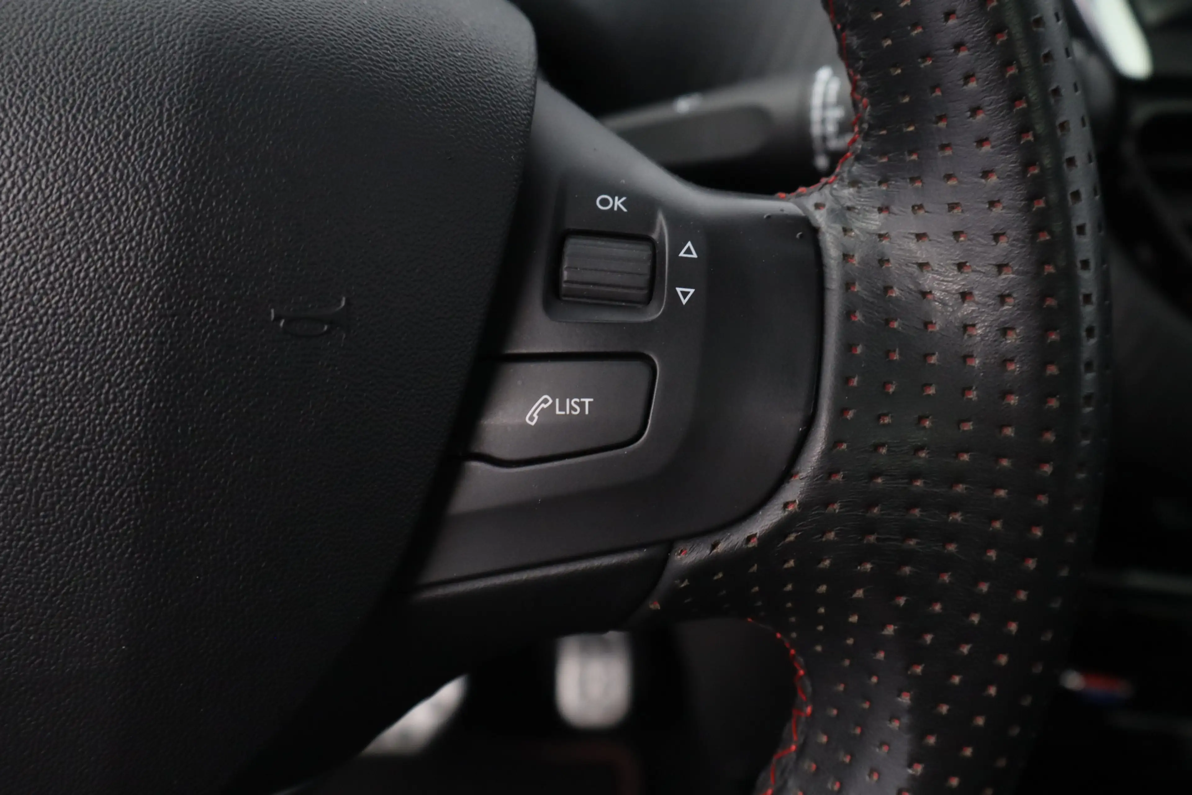 Peugeot 2008 1.2 PureTech Allure/ D-Riem Verv 100.000KM!/ Autom — photo 36