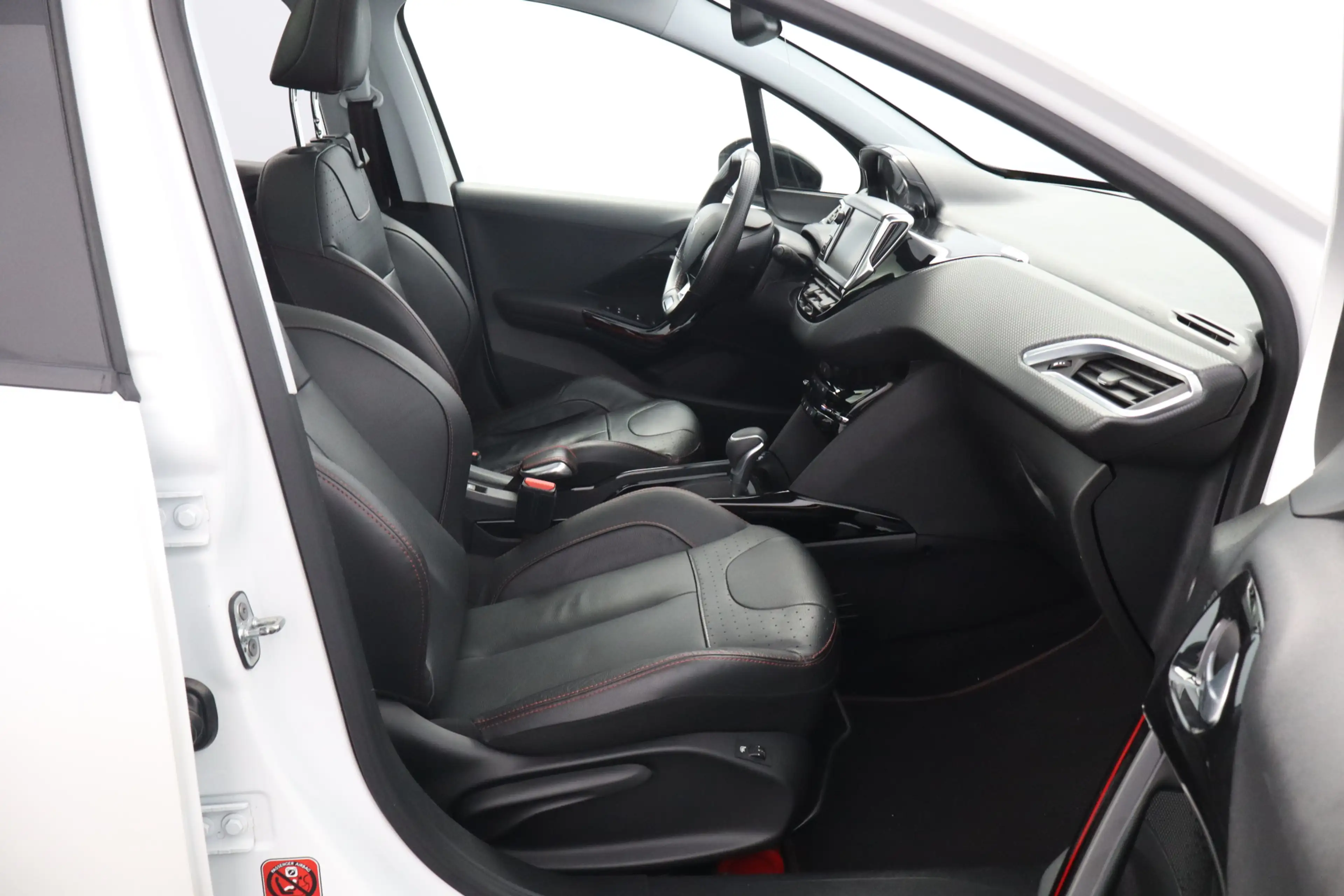 Peugeot 2008 1.2 PureTech Allure/ D-Riem Verv 100.000KM!/ Autom — photo 37