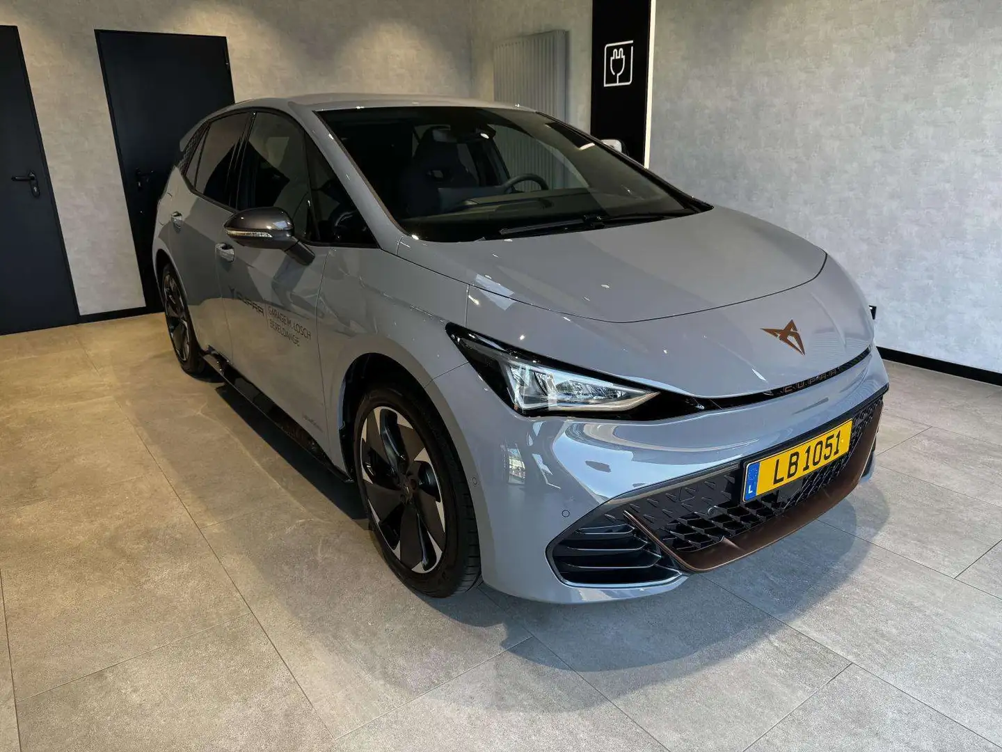 CUPRA Born 204 Grijs - 1