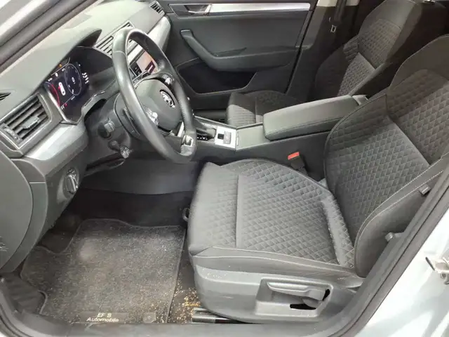 Skoda Superb view 7