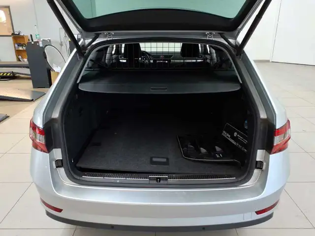 Skoda Superb view 15