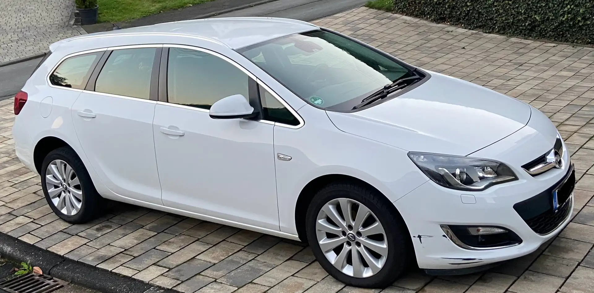 Opel Astra Astra 1.4 Turbo Sports Tourer ENERGY Weiß - 1
